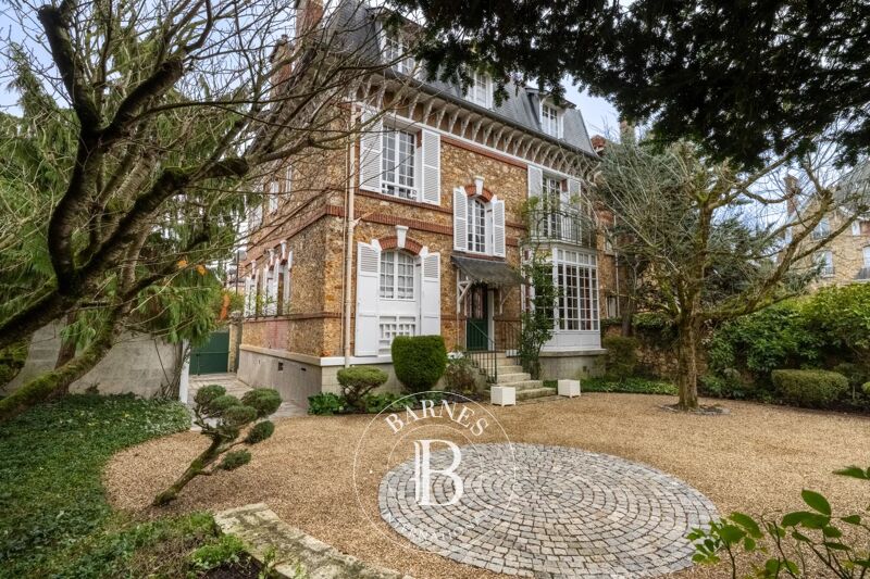 Le Chesnay/Plateau Saint-Antoine - Magnificent buhrstone house dating from 1900 - 7 or 8 bedrooms