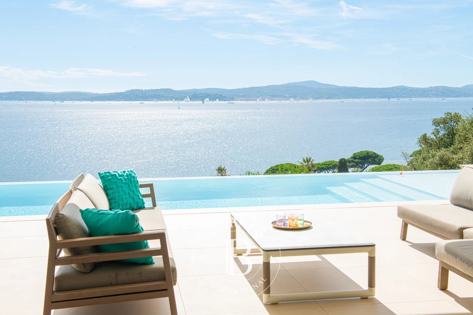 SAINTE-MAXIME - BAY OF SAINT-TROPEZ - CONTEMPORARY VILLA - PANORAMIC SEA VIEW - picture 3