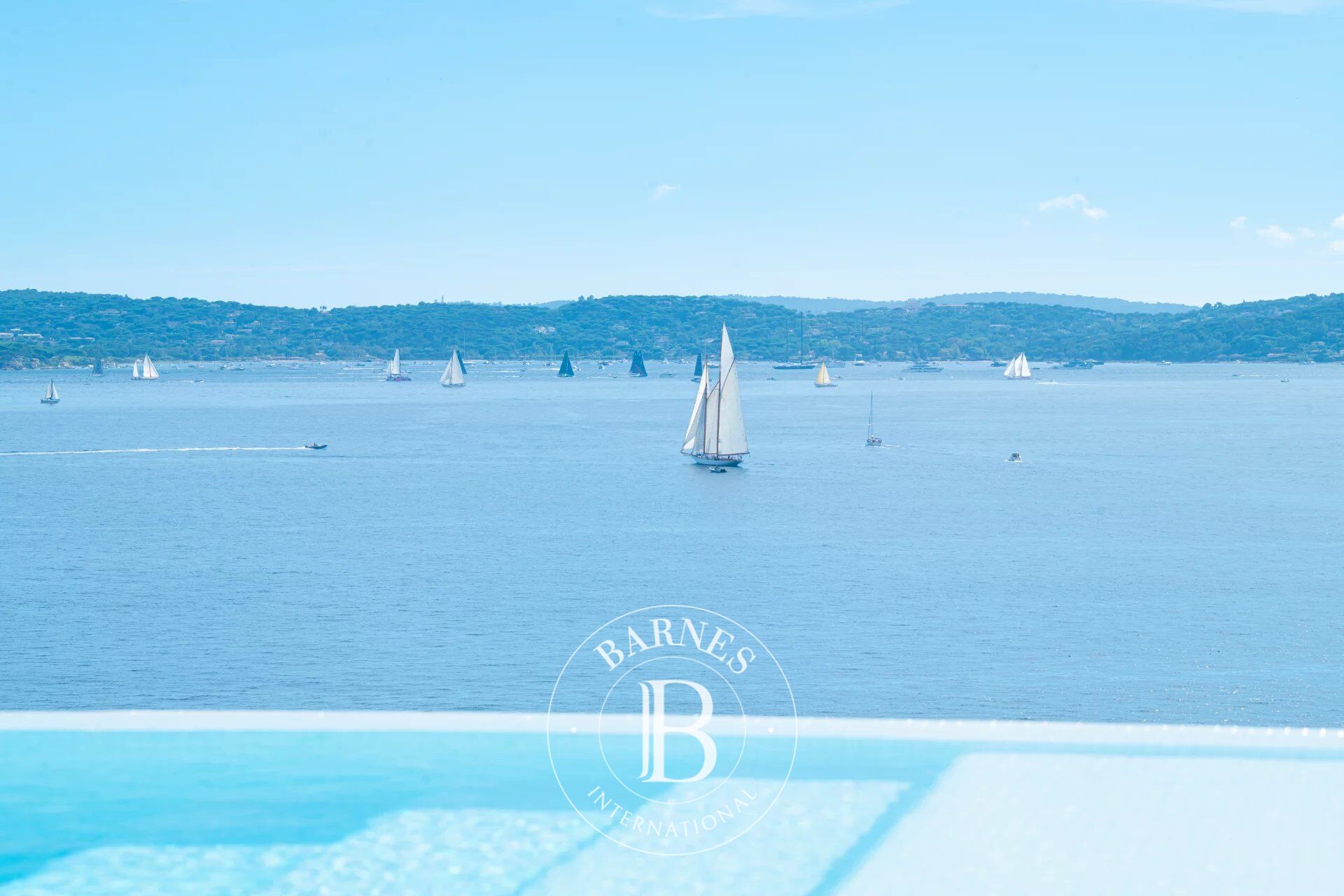 SAINTE-MAXIME - BAY OF SAINT-TROPEZ - CONTEMPORARY VILLA - PANORAMIC SEA VIEW - picture 2