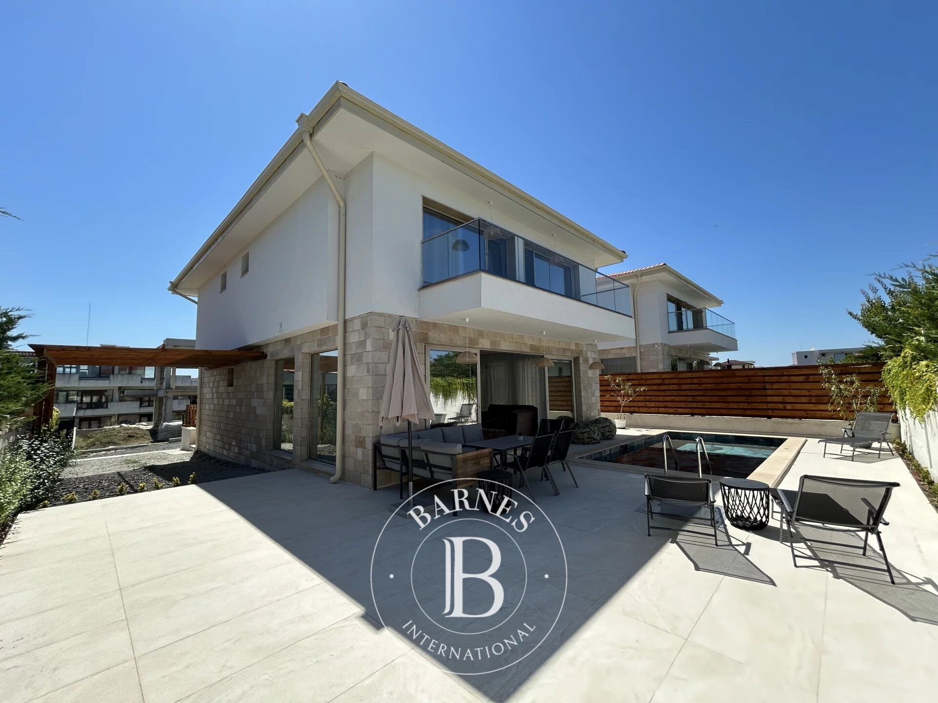 Maison Lozenets - picture 1