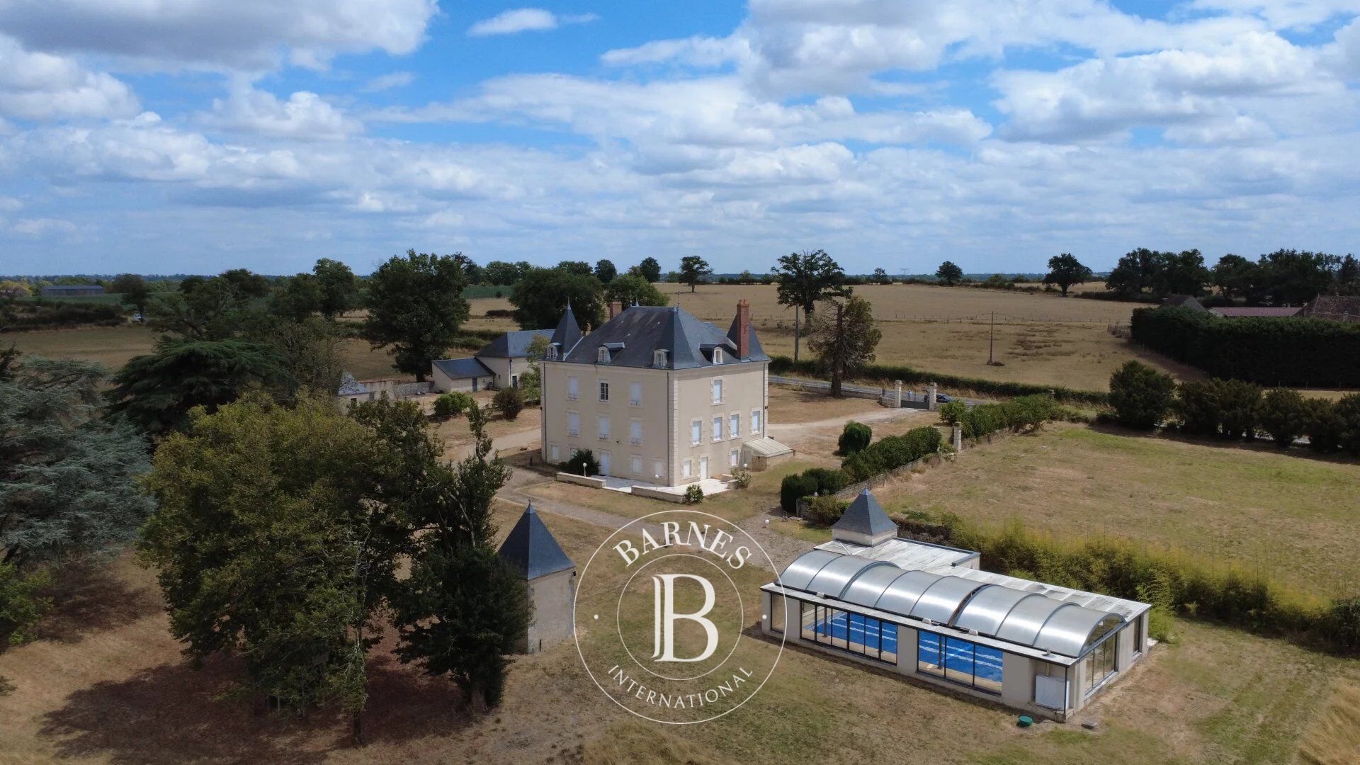 Vienne - Renovated 19th century manor house - 2.8 hectares of land - picture 2