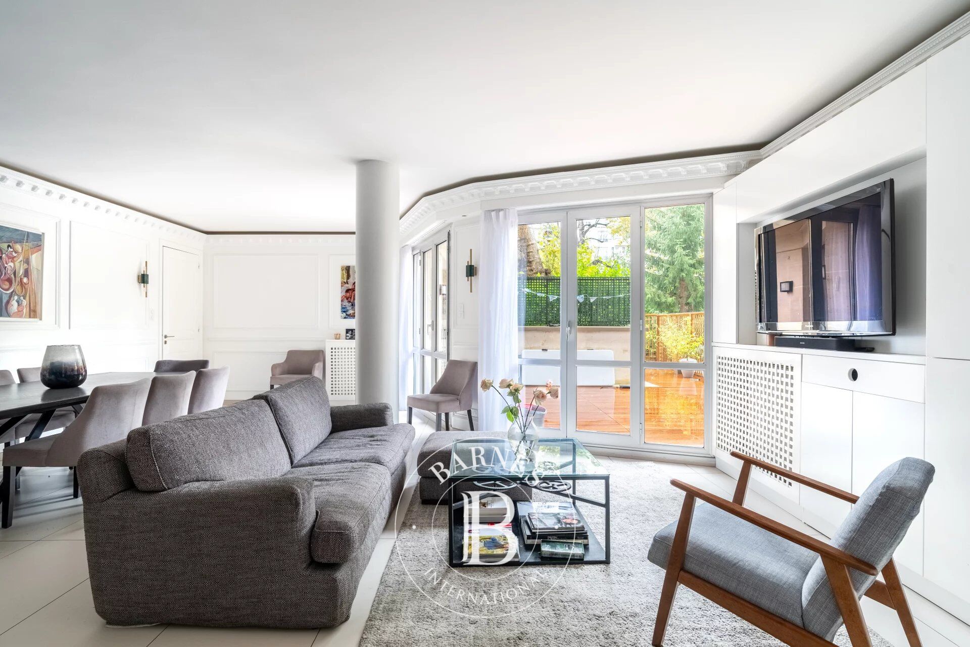 Neuilly - Bois - Bright garden level apartment - south/west-facing - 2 bedrooms - picture 3