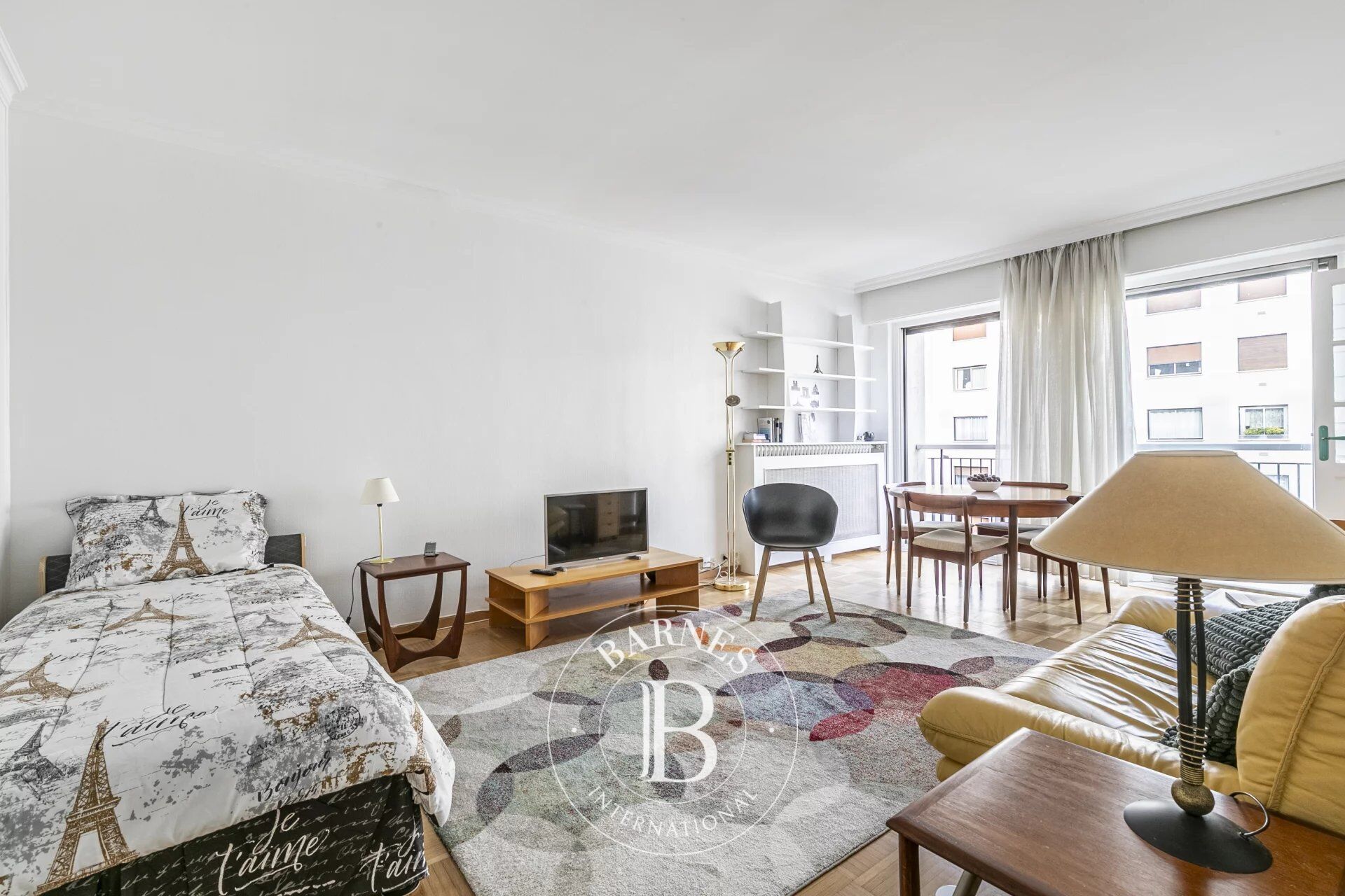 EXCLUSIVITE - PARIS 15 - SUFFREN - STUDIO - ETAGE ELEVE - picture 1