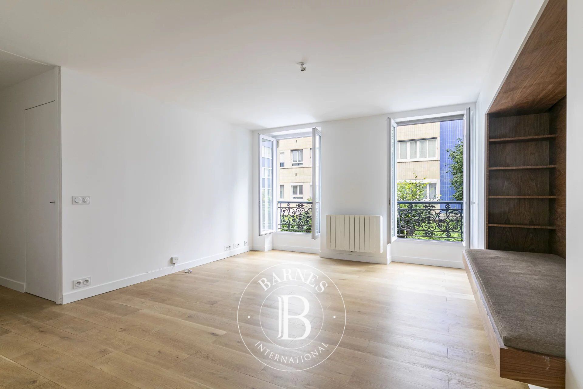 EXCLUSIVITE - PARIS 15 - COMMERCE - APPARTEMENT 85M² - 3 CHAMBRES - picture 3