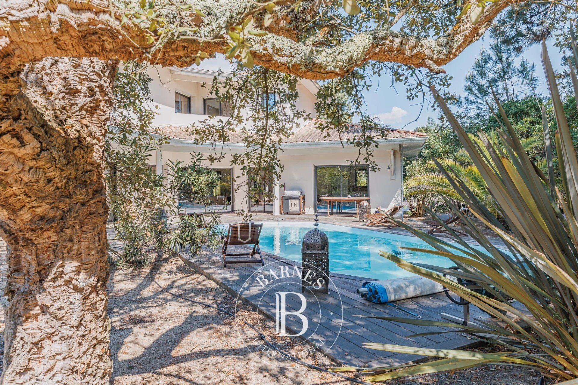 FAMILY VILLA WITH FOREST VIEW AND POOL ON THE CAP FERRET PENINSULA - picture 2