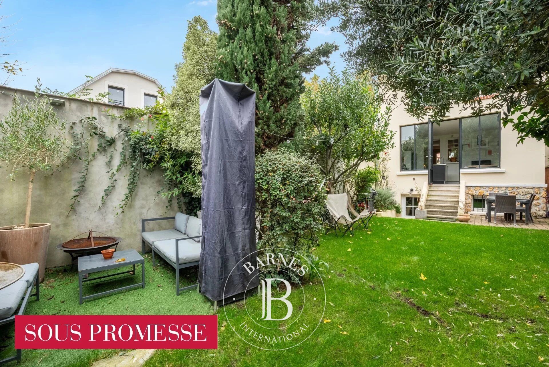Downtown Chatou (Les Castors), delightful old-build house in immaculate condition - 115m² (1,238 sq ft), 4 bedrooms, 203m² (2,185 sq ft) plot. - picture 1