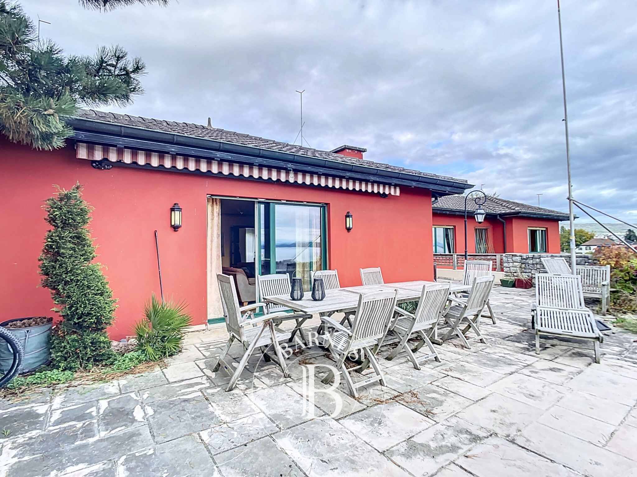 Charmante maison avec vue imprenable et piscine intérieure - picture 2