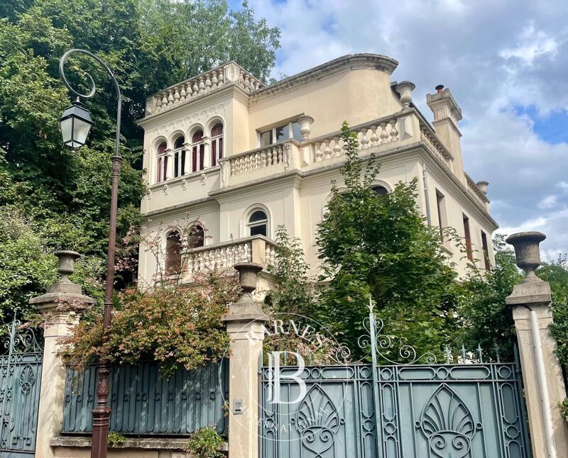 À vendre, Hôtel particulier Saint-Cloud