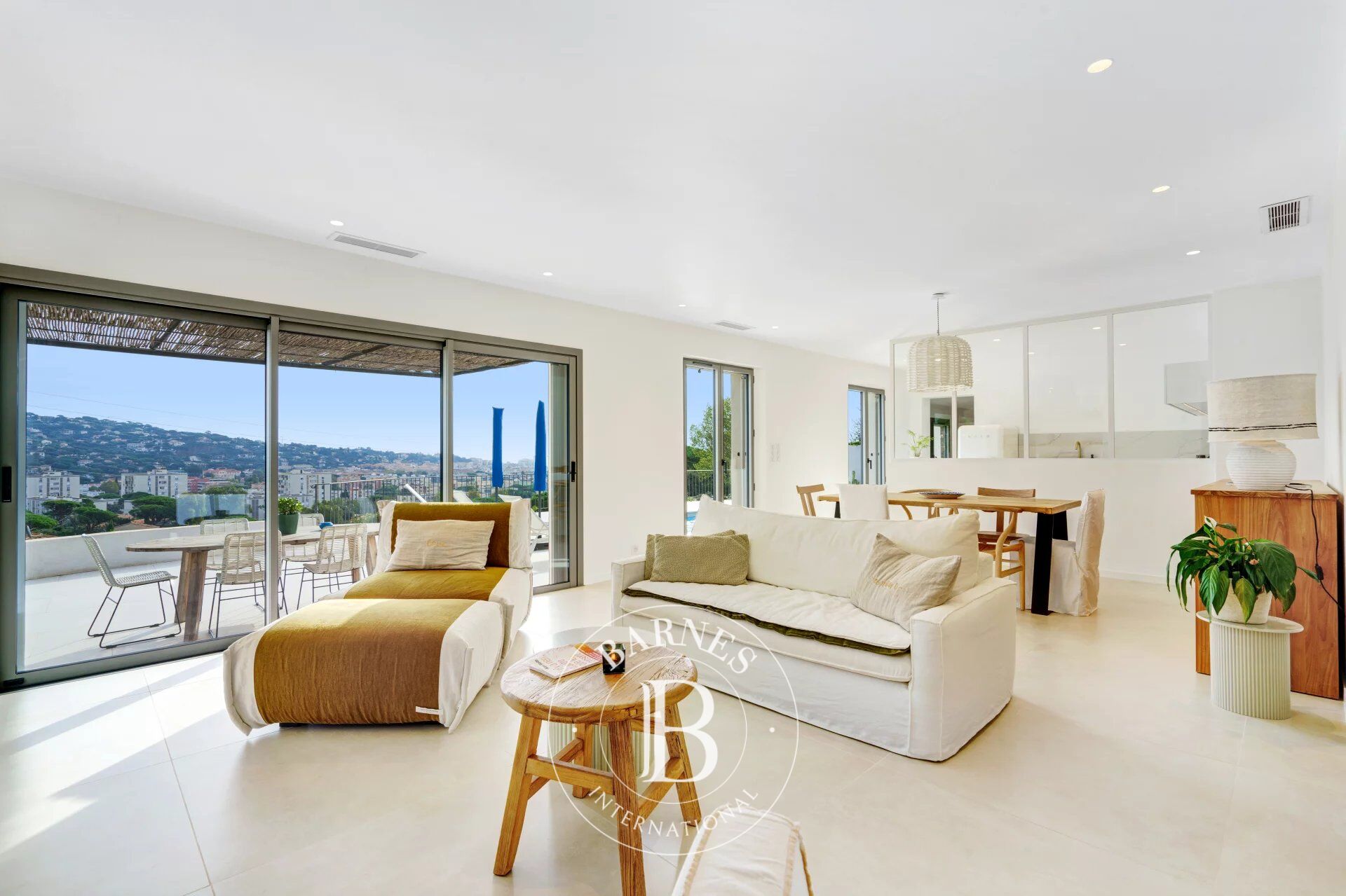 SAINTE-MAXIME - VILLA - VISTA CITTÀ E MARE - 3 CAMERE DA LETTO - PISCINA - picture 2