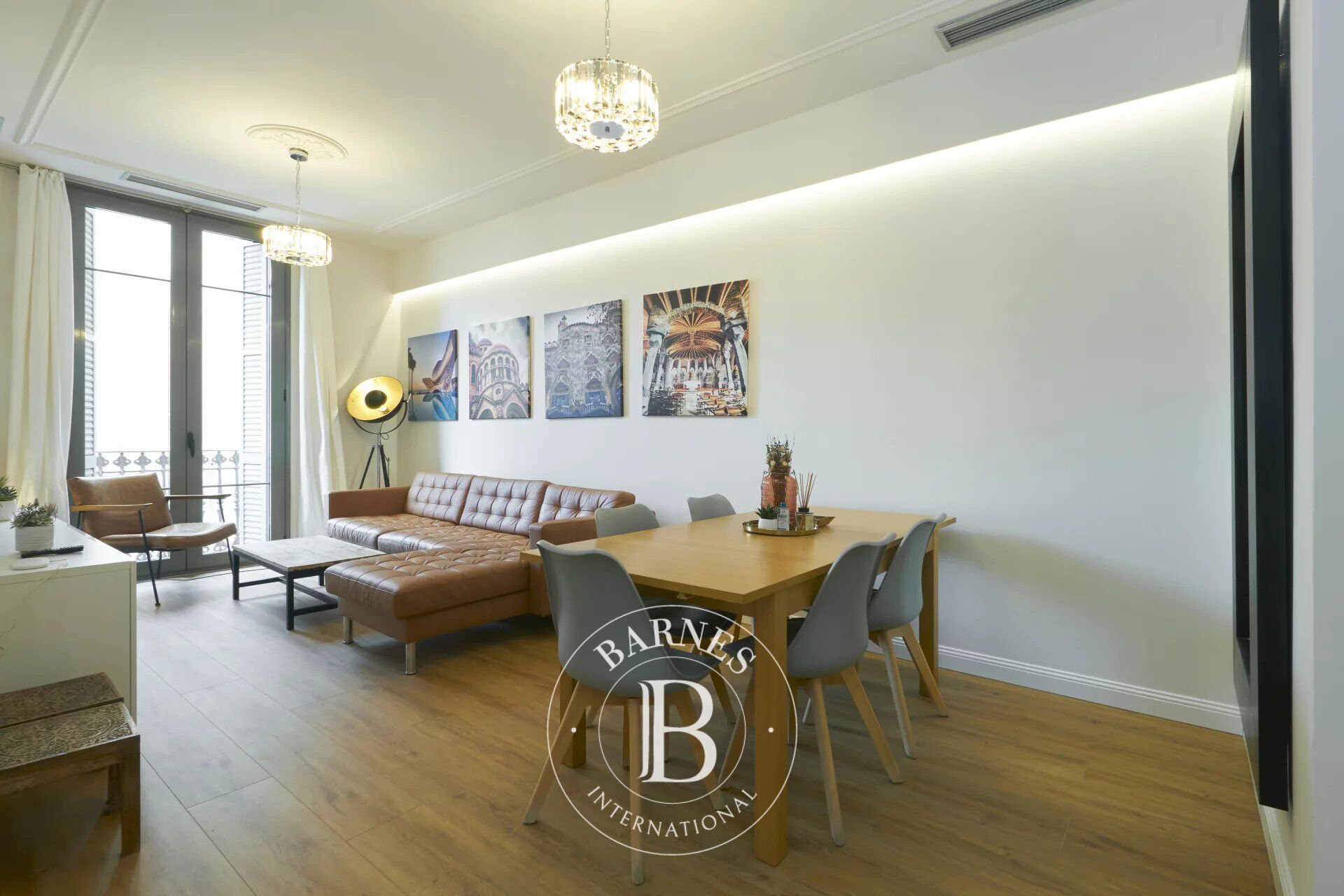 Appartement de luxe exclusif dans un immeuble moderniste rénové à Eixample Dreta avec licence touristique - picture 2