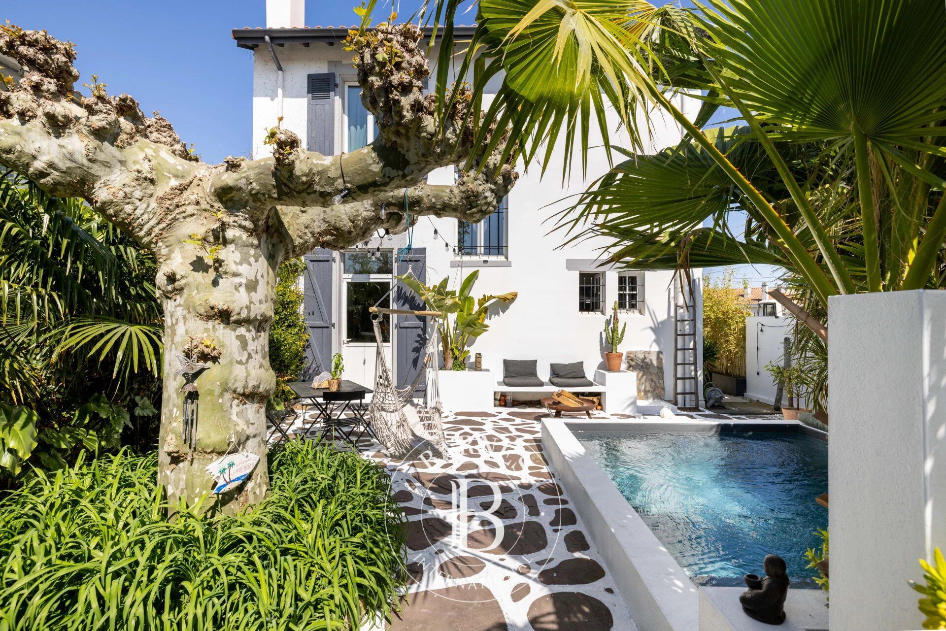 ANGLET LIMITE BIARRITZ - GOLF DU PHARE, CHARMANTE MAISON DE 160 M² + DEPENDANCE - picture 1