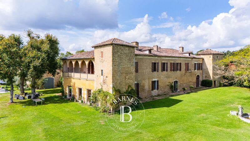 FLEURANCE, XVth century GASCONY CHATEAU WITH 7HA WOODED PARK