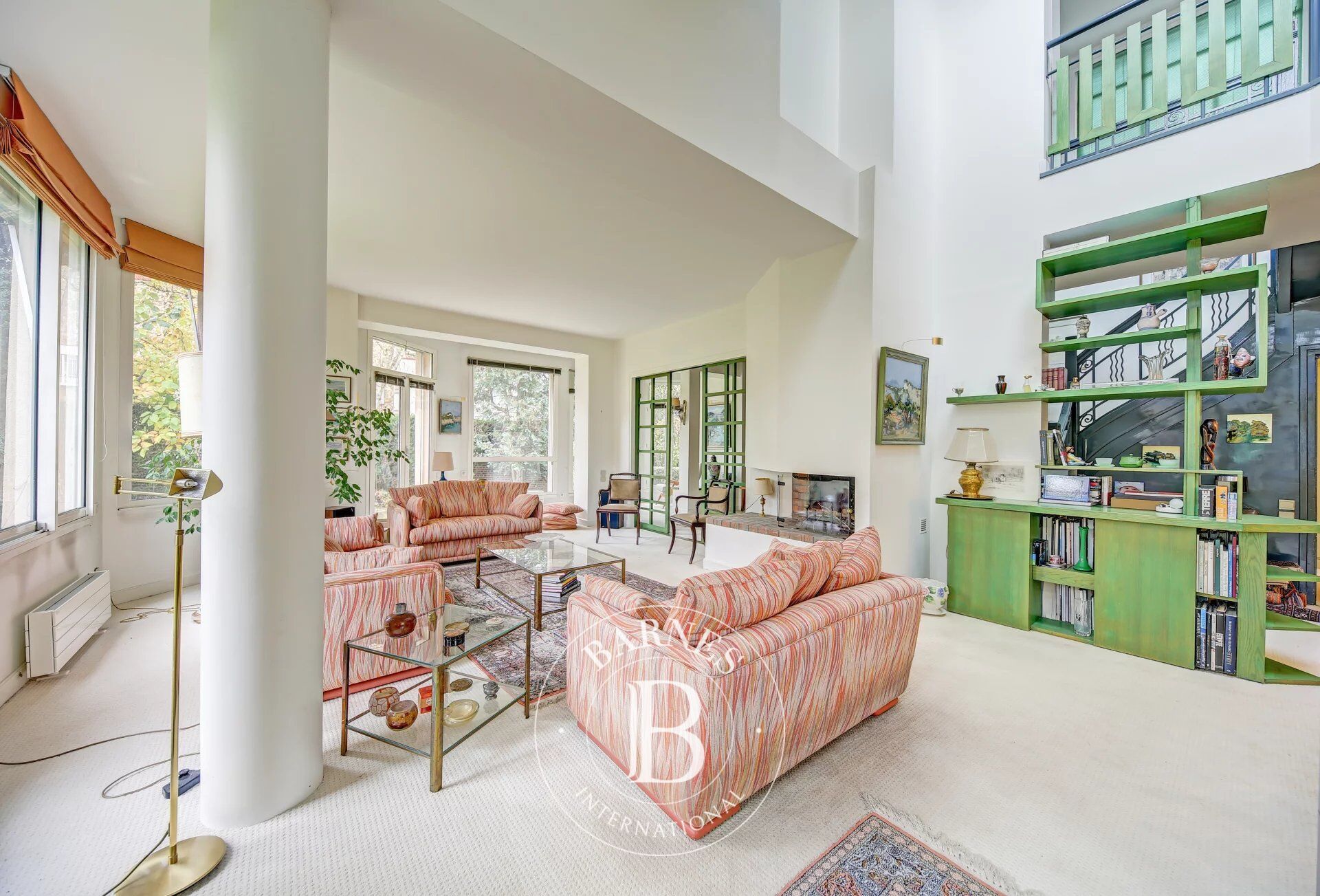 Sole agent - Viroflay Rive Gauche - 197m² (2,120 sq ft) house - 4/5-bed - Sought-after location - Garden - Garage - Close to shops, train stations and forest. - picture 3