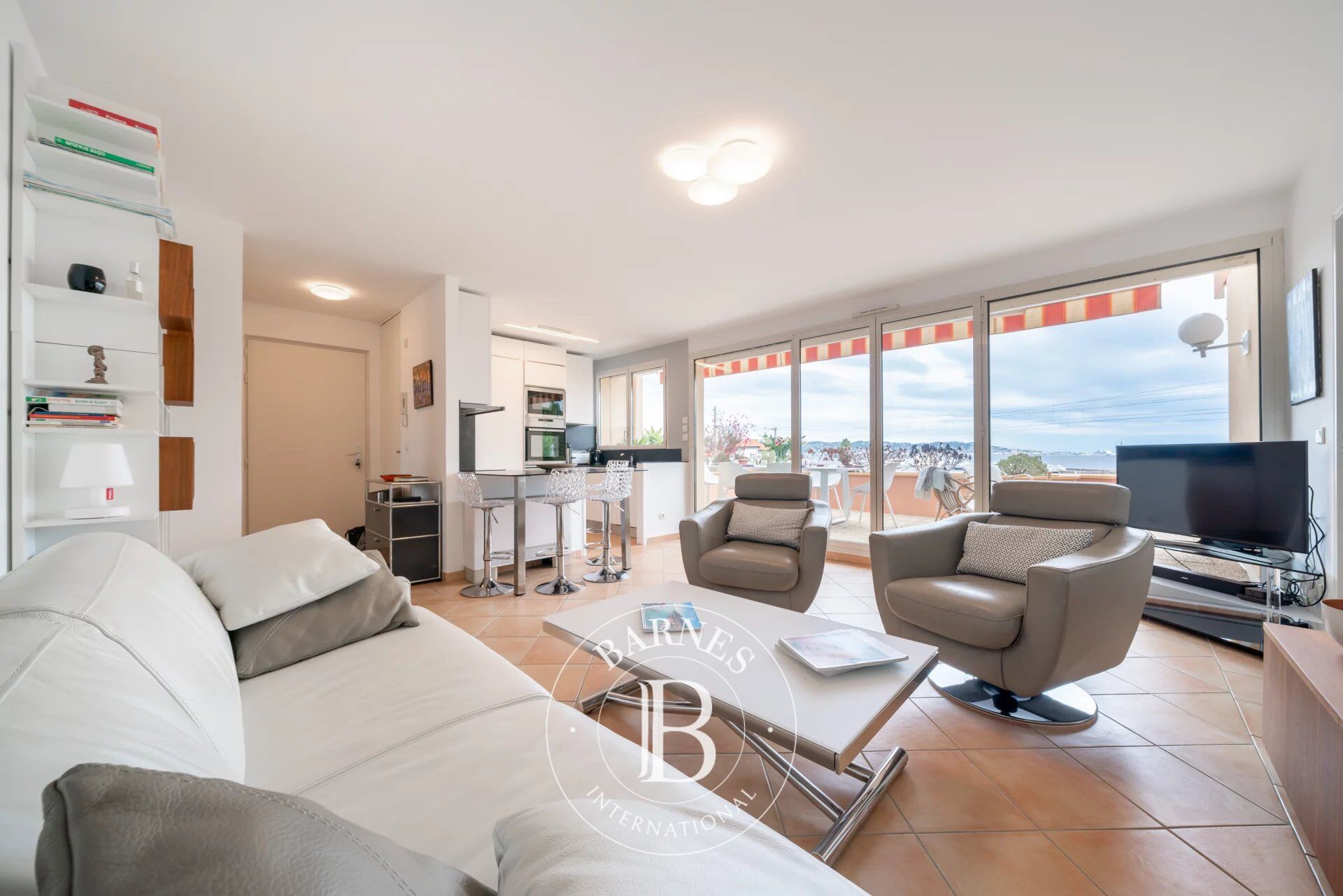 MANDELIEU LA NAPOULE - 3-ROOM APARTMENT - PANORAMIC SEA VIEW - picture 1