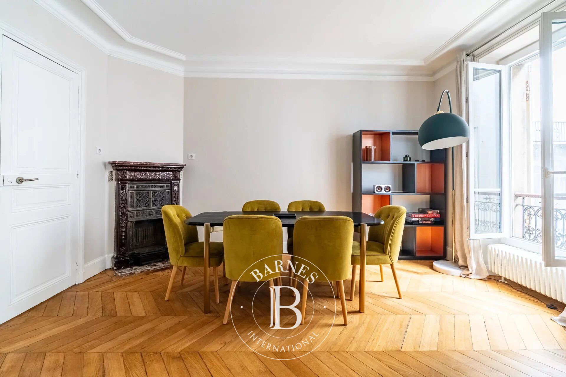 Neuilly-Mairie - 1-bed apartment - Elegant contemporary décor combined with period charm - Close to shops and transport services - picture 2