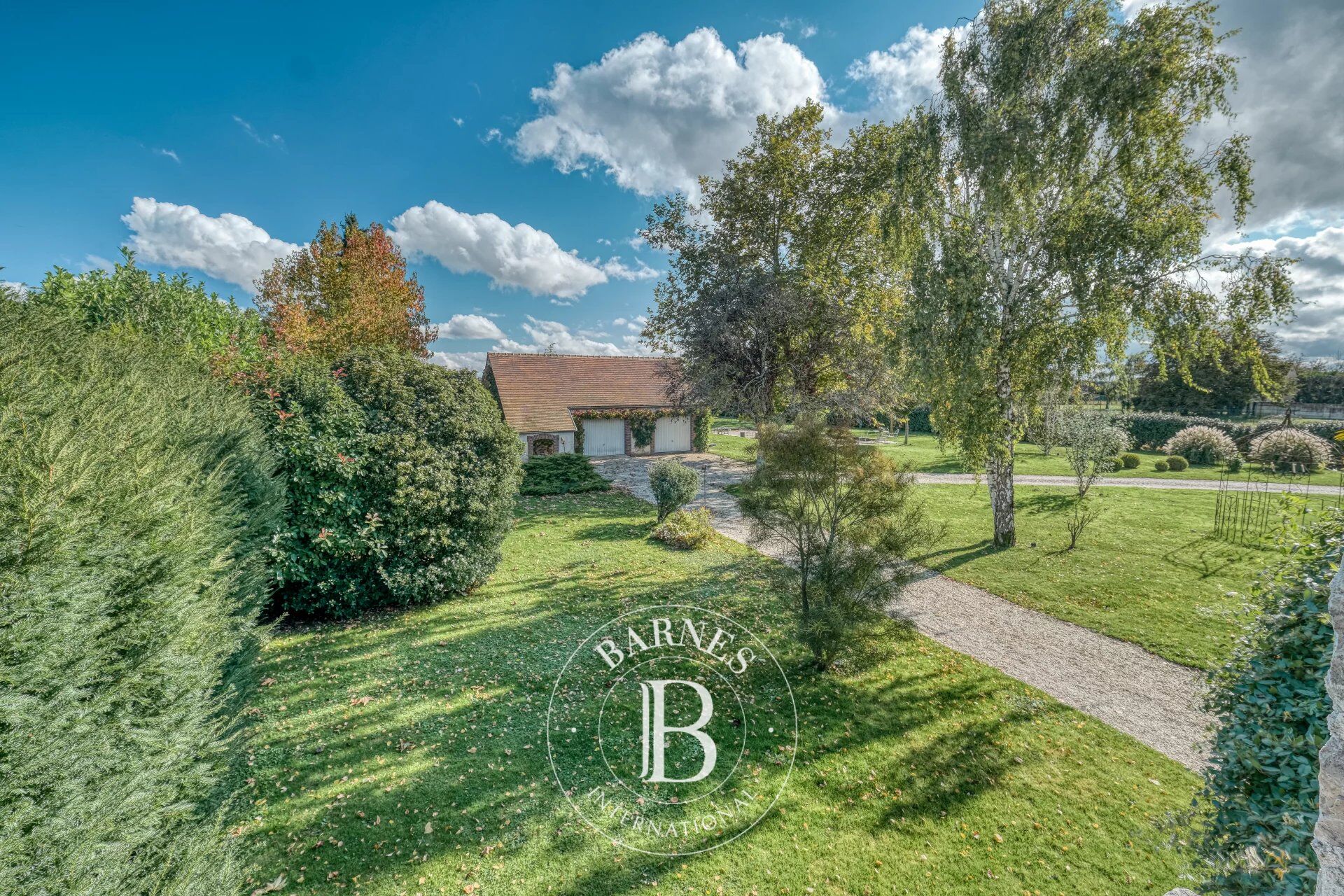 Région de Fontainebleau  -  Longère du XVIIème  - 255 m2 - Dépendances - Piscine - Terrain 4 600 m2 - picture 2