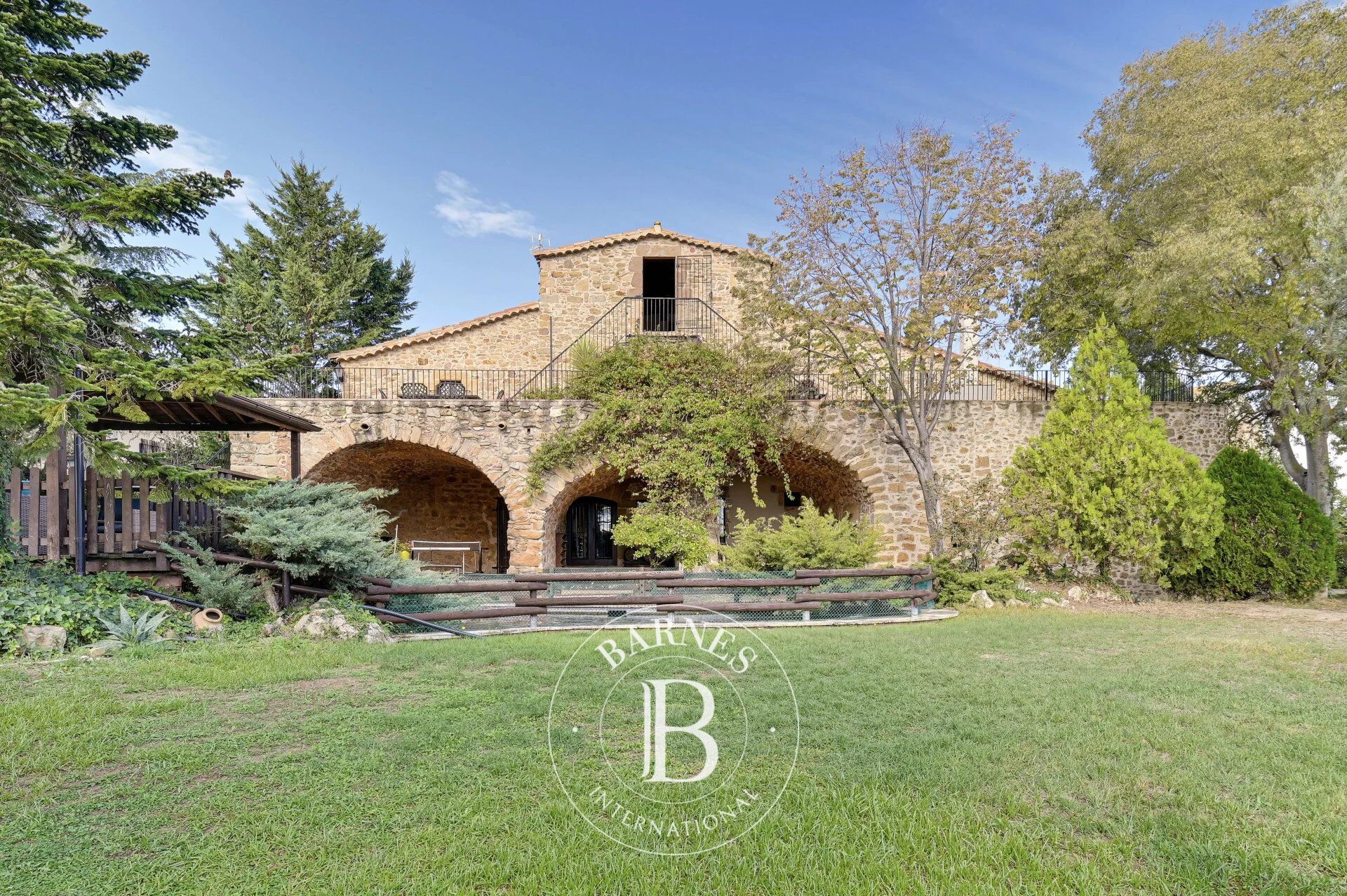 Exclusiva Masía señorial del siglo XVI con licencia turística, casa anexa y dos piscinas en el corazón del Empordà, Costa Brava - picture 3