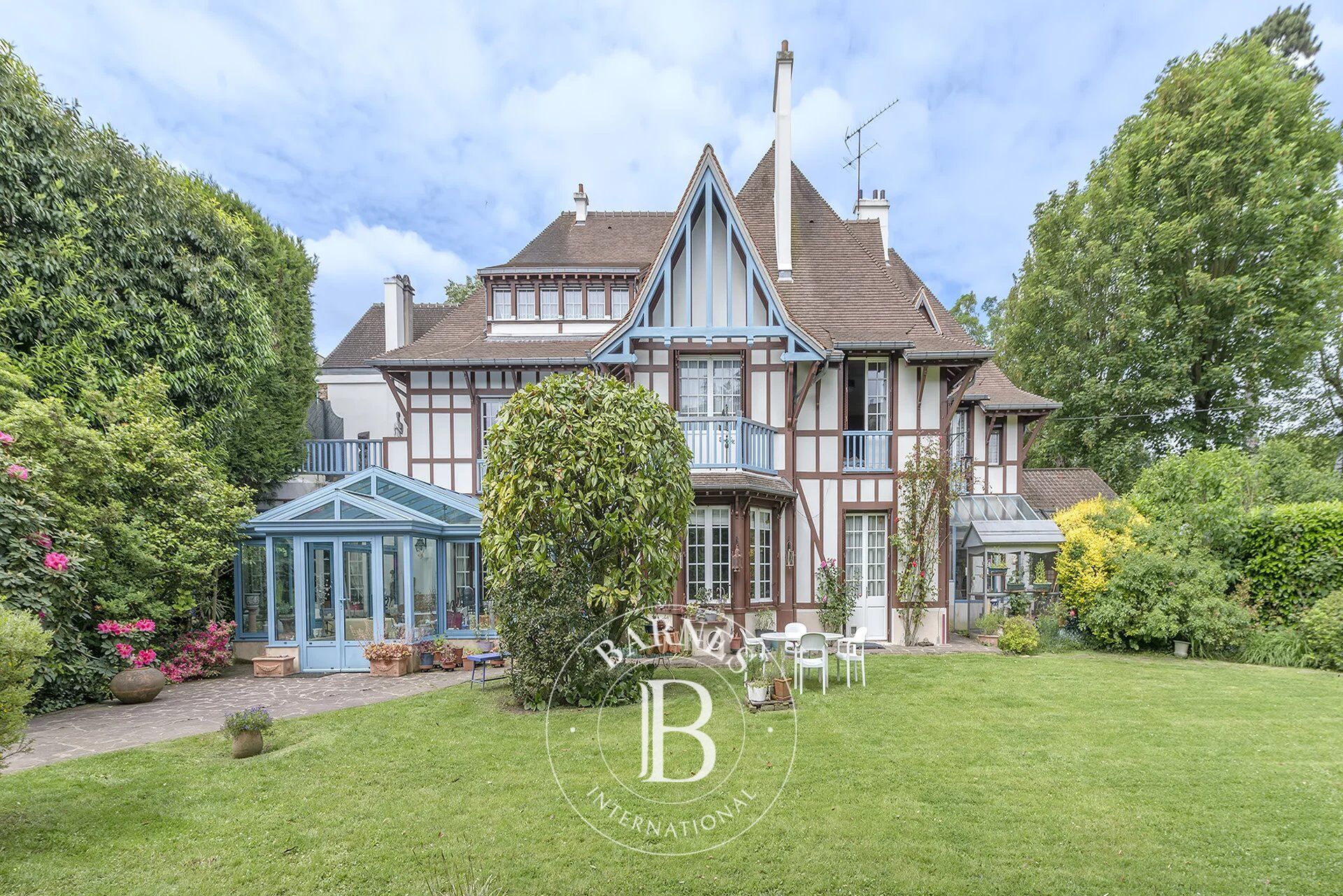 House with character - picture 2