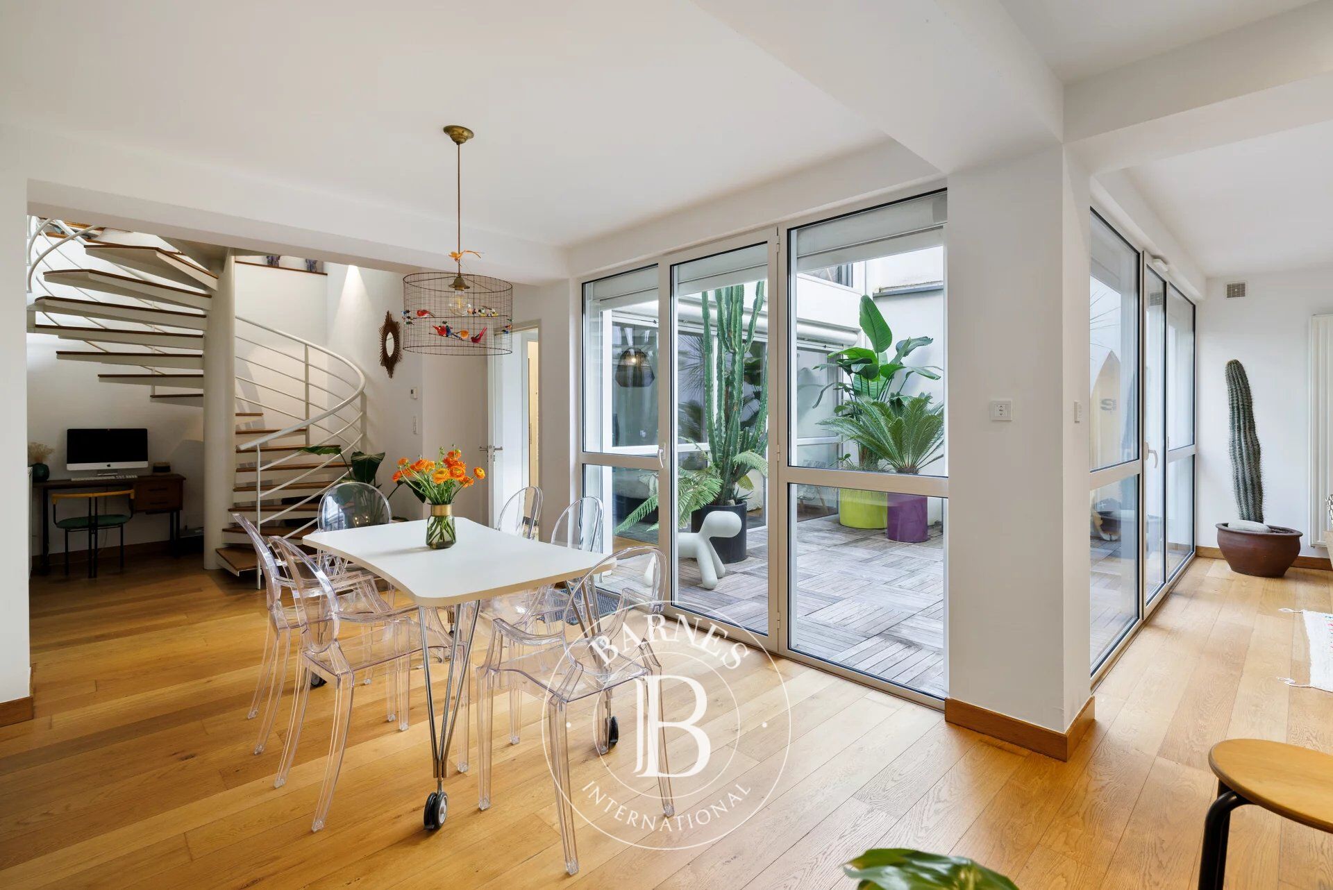 BIARRITZ, PUBLIC GARDEN, 138 SQM APARTMENT - picture 3