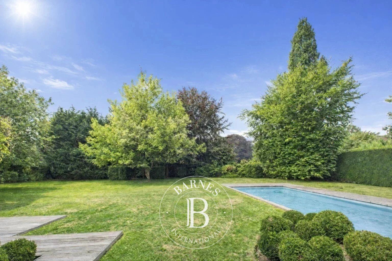 Casa de arquitecto de 380 m² – Entorno privilegiado, jardín paisajístico y piscina - picture 1