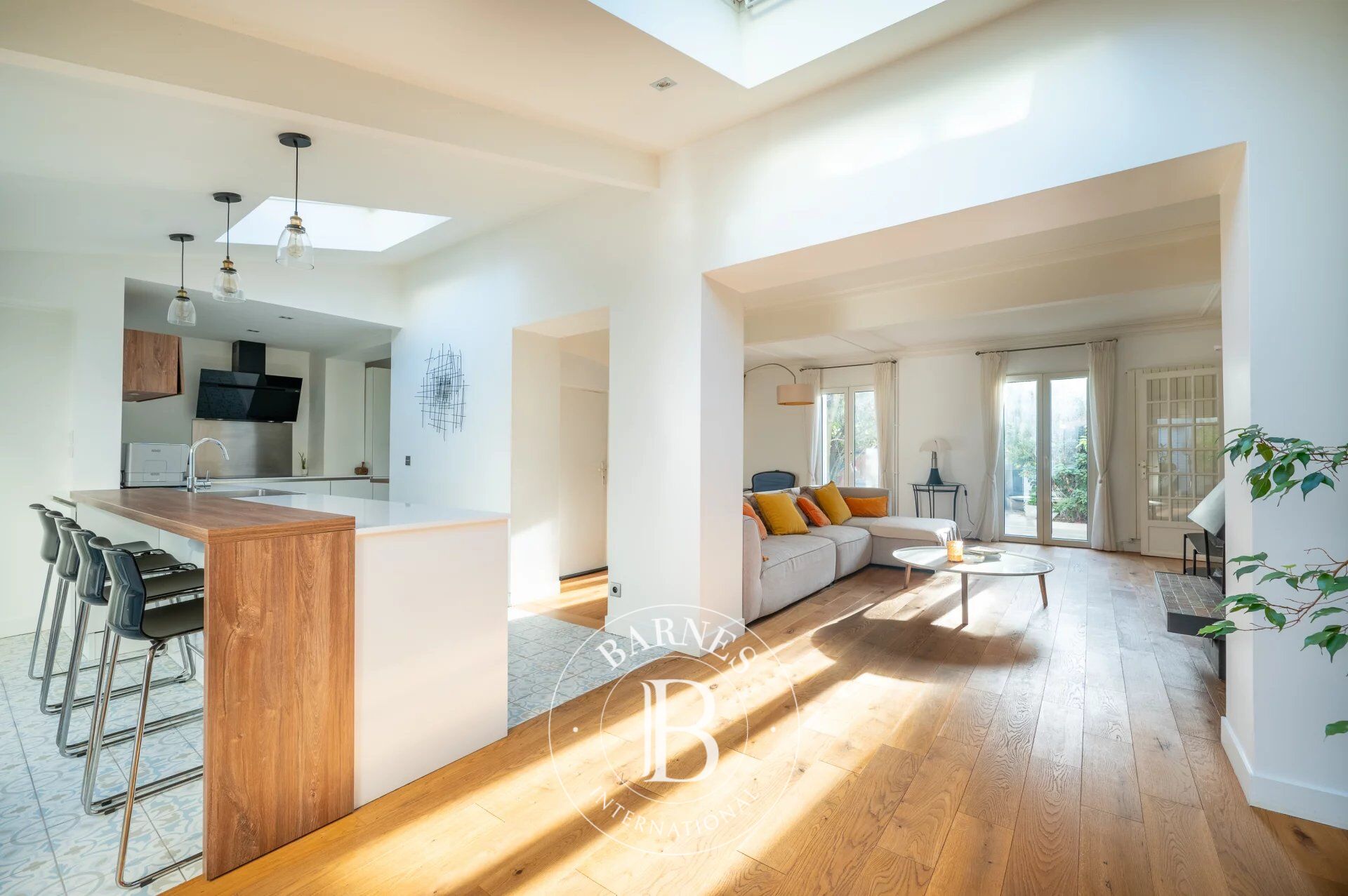 BOIS COLOMBES CENTRE VILLE, MAISON ANCIENNE, 5 CHAMBRES - picture 3