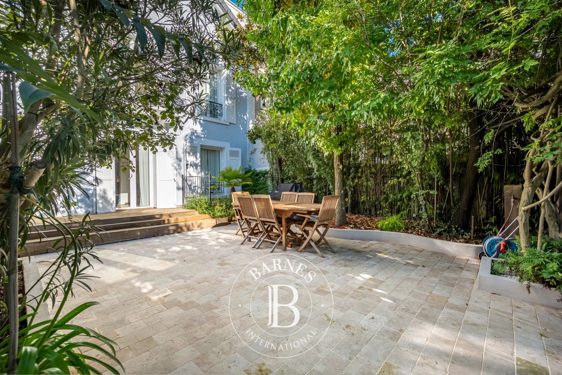 BOIS COLOMBES CENTRE VILLE, MAISON ANCIENNE, 5 CHAMBRES - picture 1