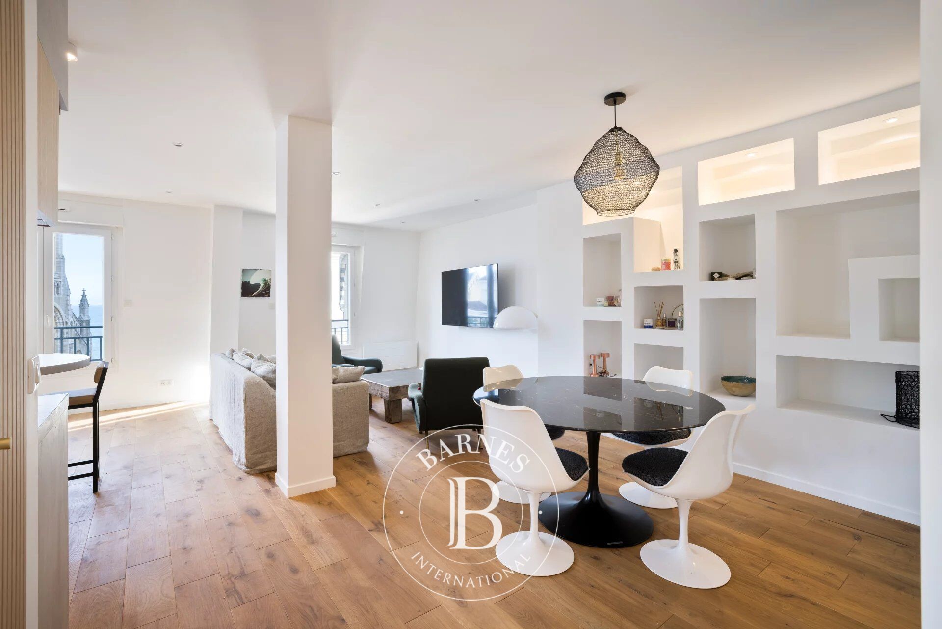 BIARRITZ, COEUR DE VILLE, APPARTEMENT VUE MER DE 85 M², DERNIER ÉTAGE - picture 2