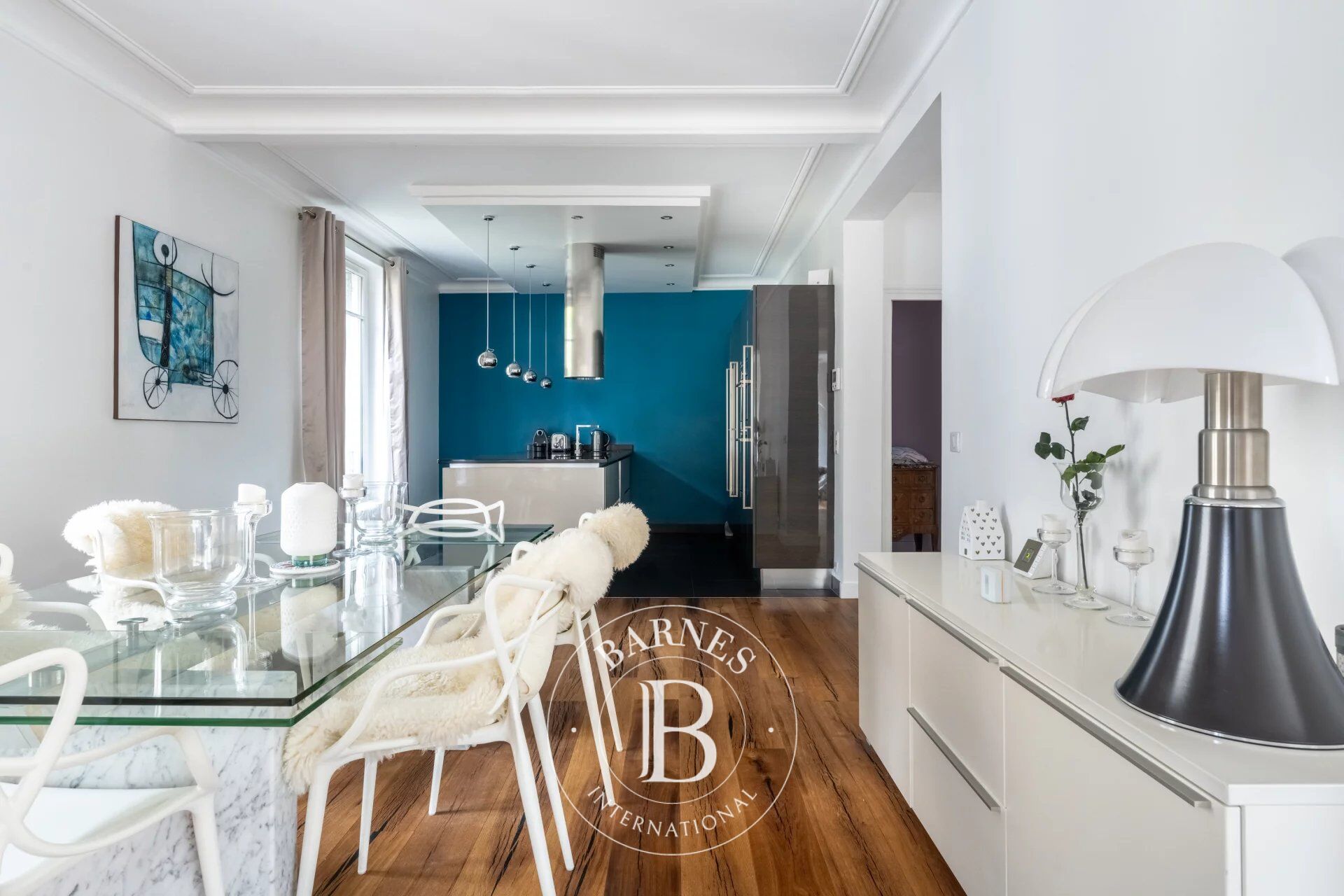 SAINT-GERMAIN-EN-LAYE - RARE - RIGHT IN THE CENTRE - TERRACE - 6 BEDROOMS - picture 1