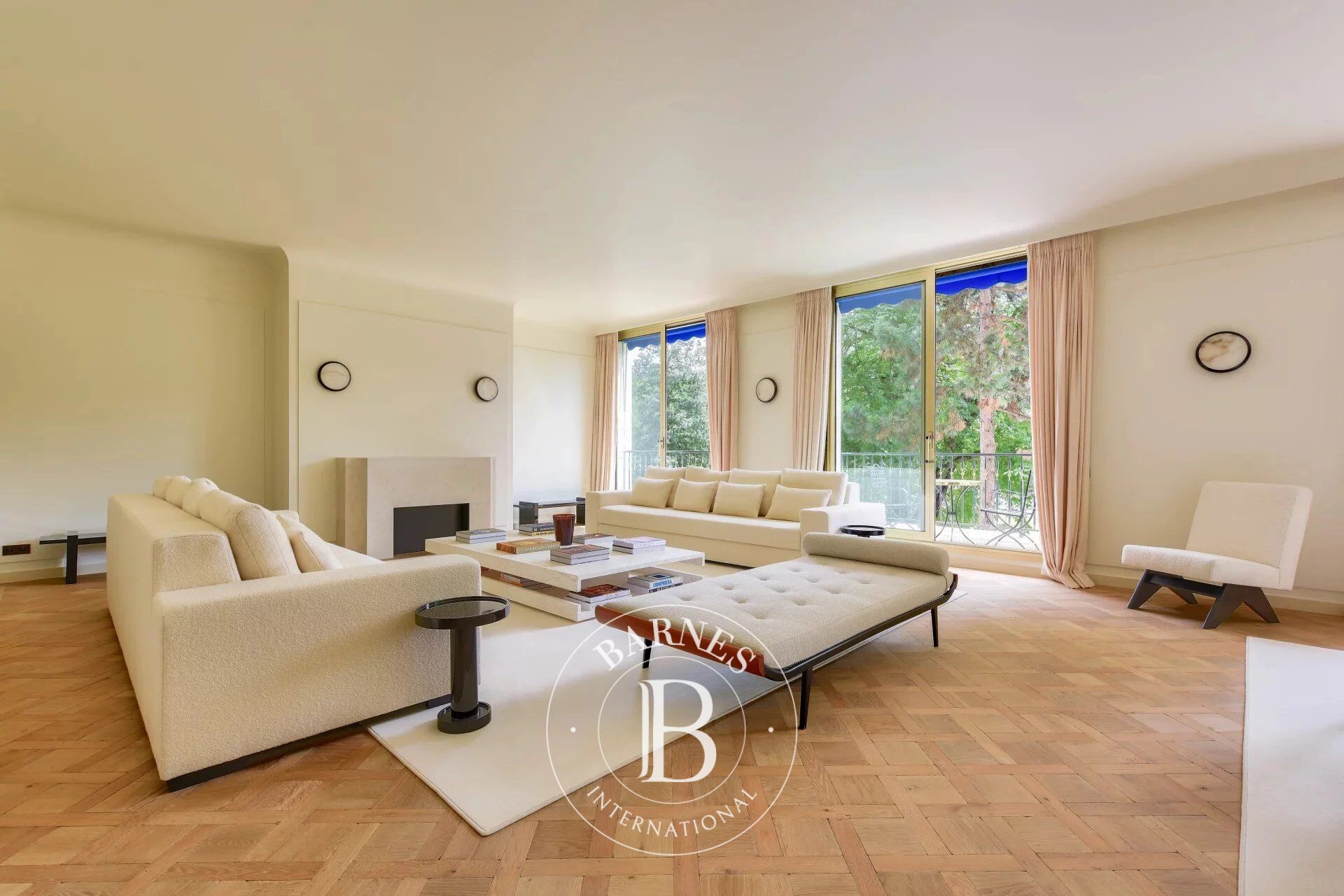 PARIS XVI - FOCH/POMPE - APPARTEMENT FAMILIAL ET DE RECEPTION RENOVE BALCON - picture 2