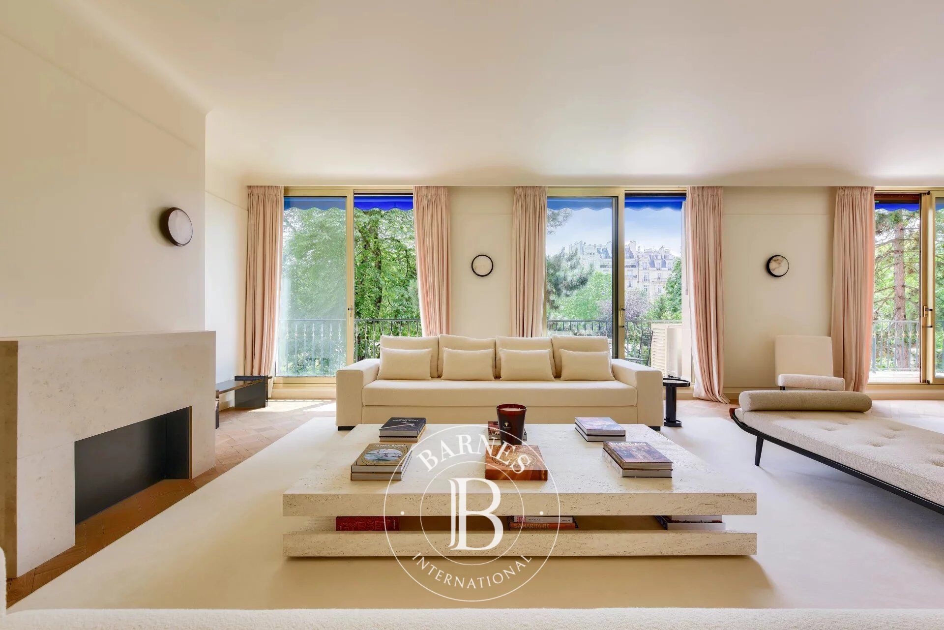 PARIS XVI - FOCH/POMPE - APPARTEMENT FAMILIAL ET DE RECEPTION RENOVE BALCON - picture 3