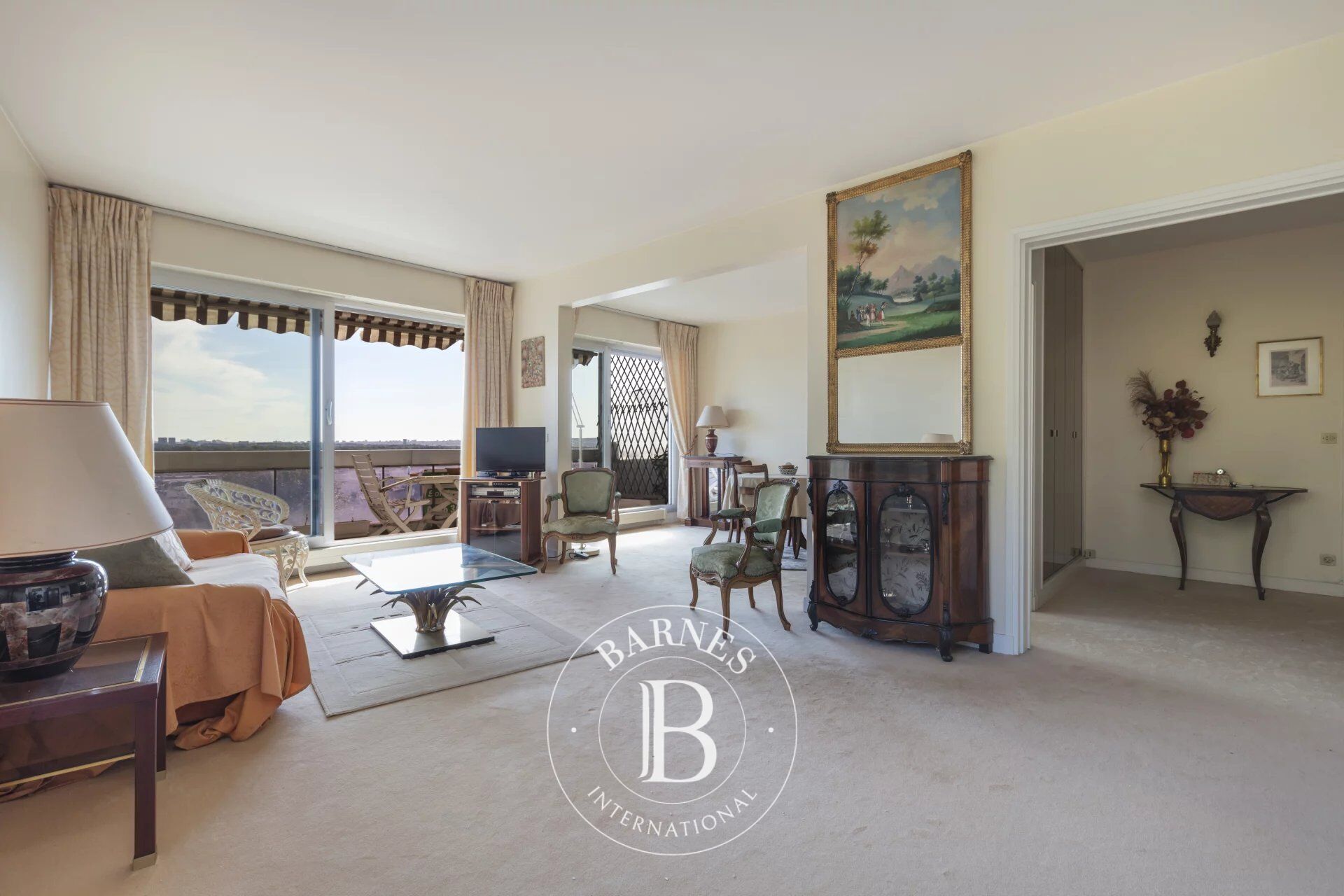 PUTEAUX - 3/4 BEDROOMS - TERRACE WITH PANORAMIC OF PARIS - picture 3