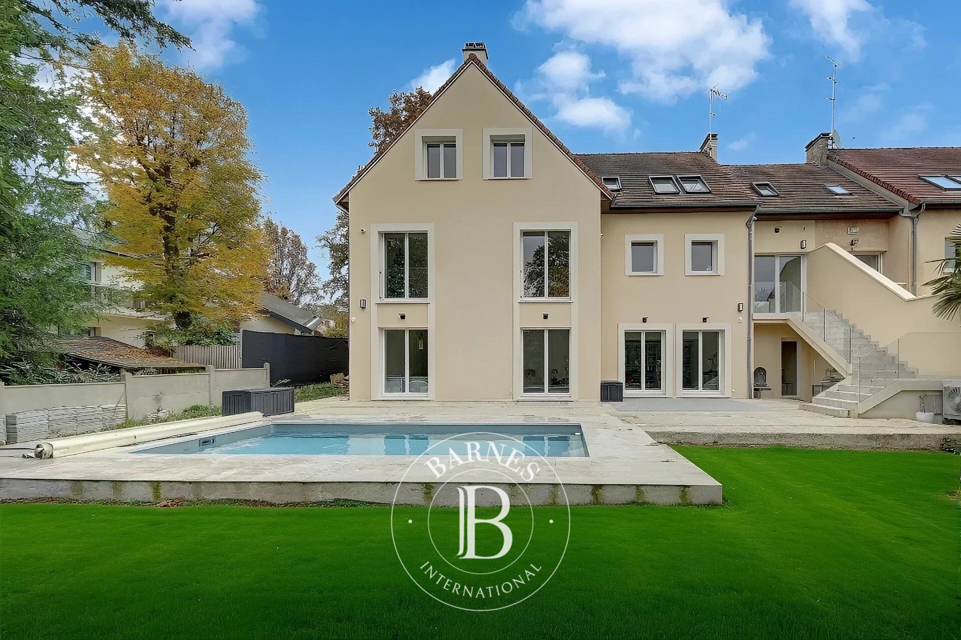 Barnes exclusive - Le Chesnay - Contemporary home - 4/5 bedrooms - High-quality materials - Swimming pool - Garden - Garage. - picture 1