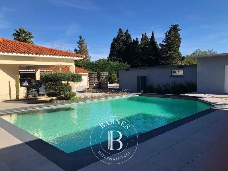 Perpignan - House and outbuilding with swimming pools - picture 1