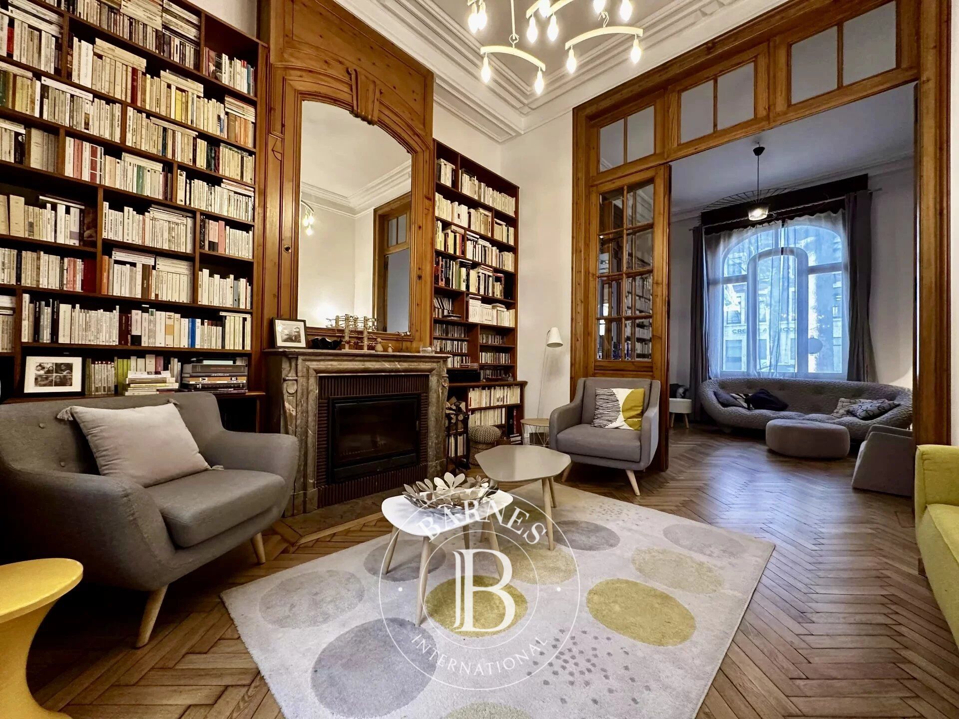 6-bedroom town house, garden, garage - picture 3