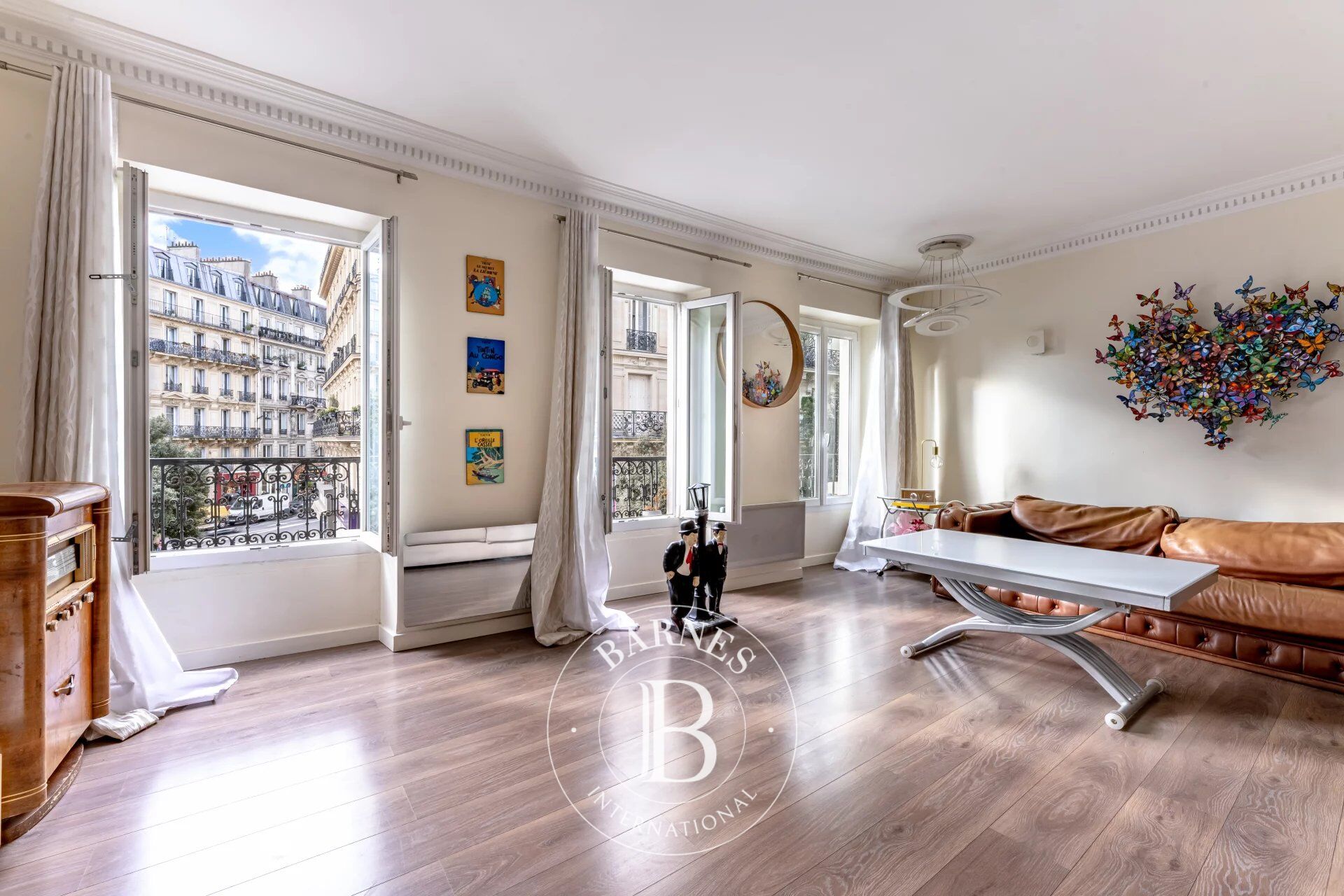 PARIS 9 - NOTRE-DAME-DE-LORETTE - 2-BED APARTMENT - UNOBSTRUCTED VIEW - SOUTH/WEST-FACING - picture 2