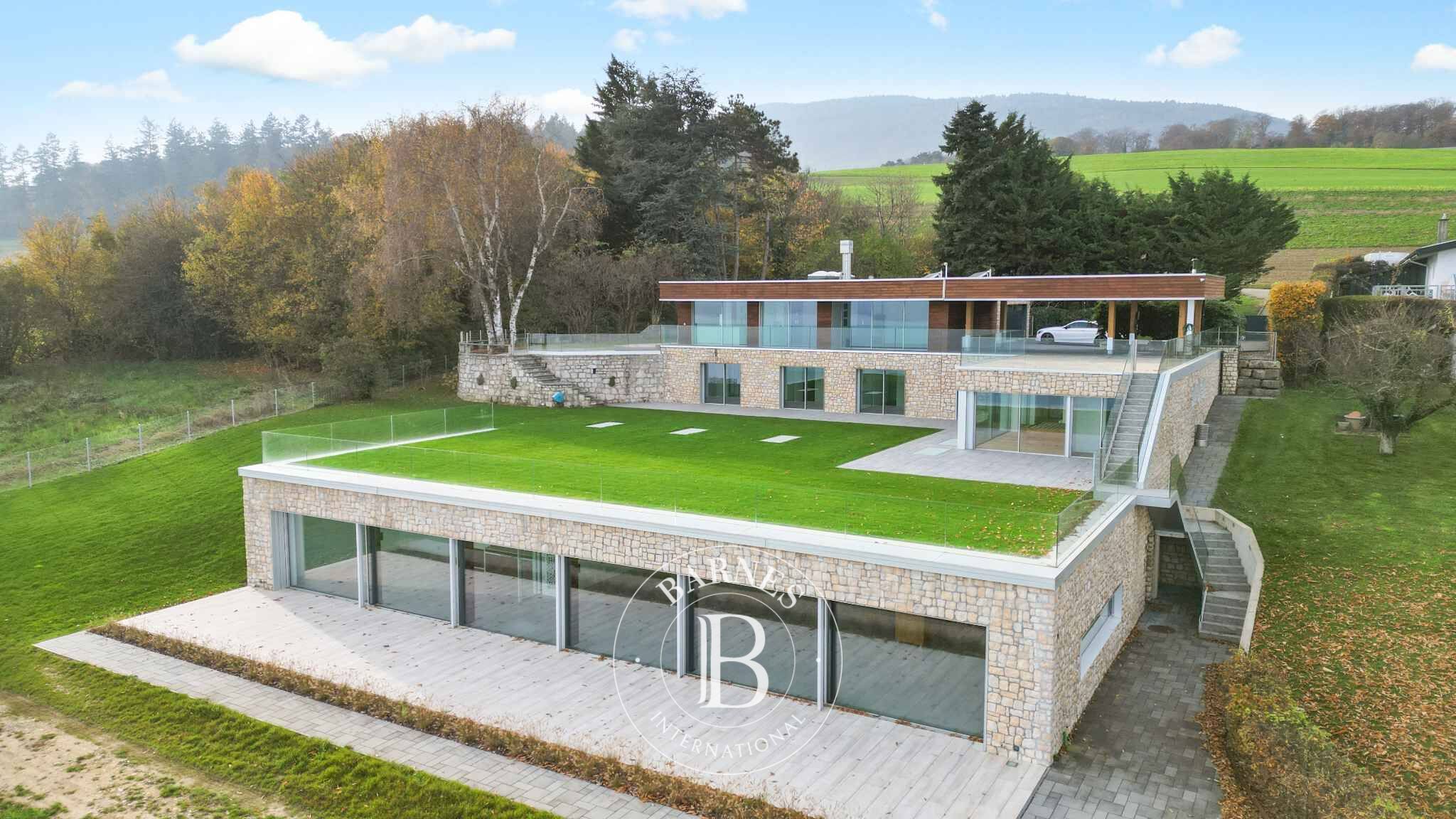 Villa Vaumarcus - picture 1