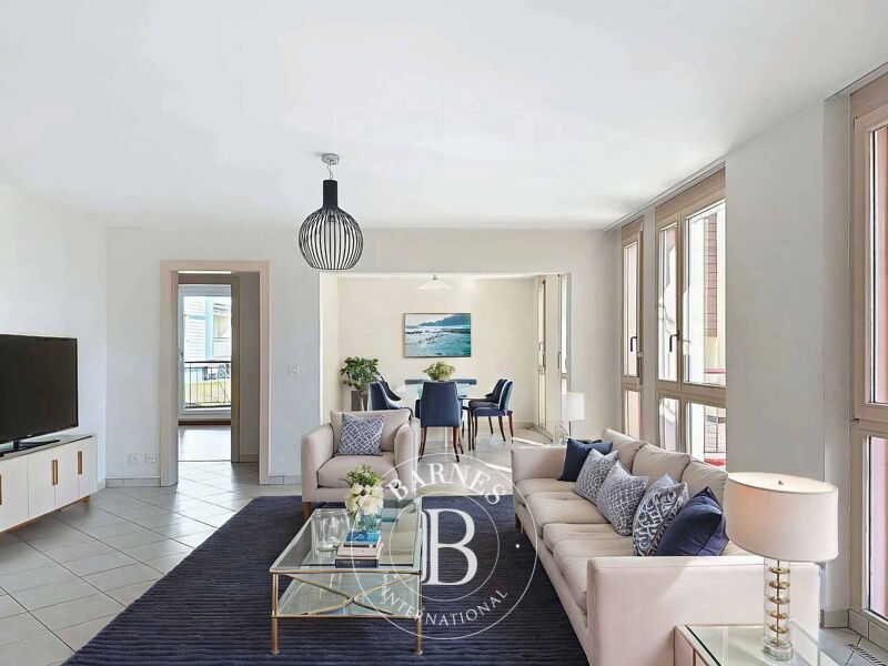 Venta, Piso Coppet - picture 1