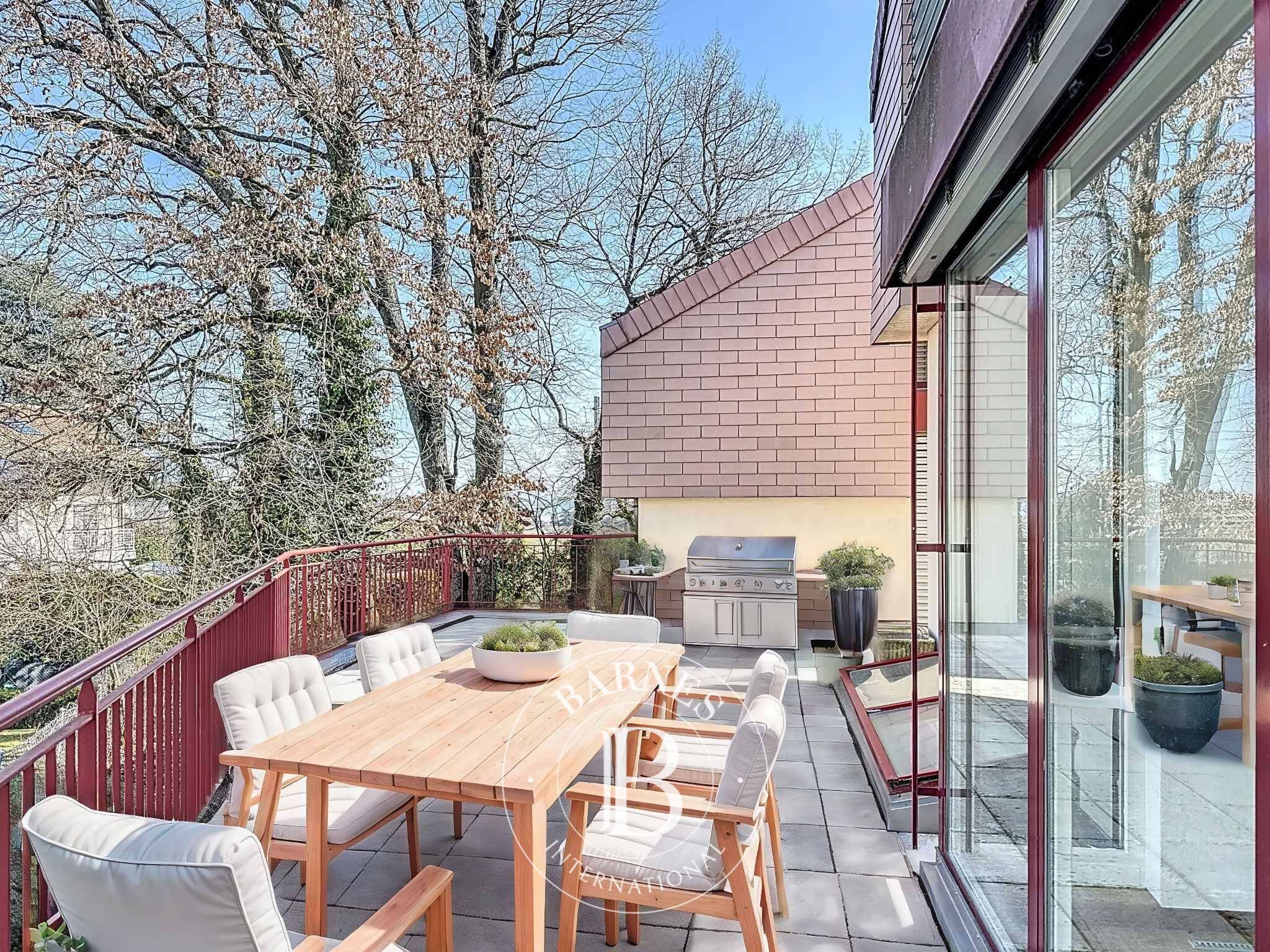 Daire Coppet - picture 8