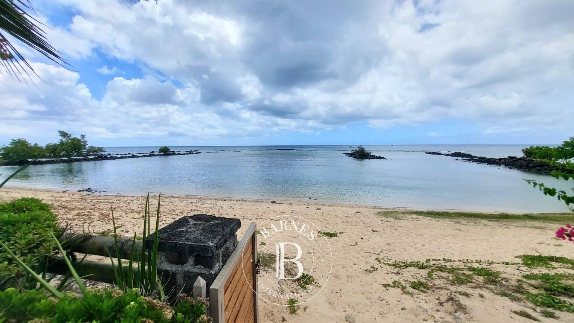 POINTE AUX BICHES - Penthouse en bord de mer - 2 chambres - picture 3