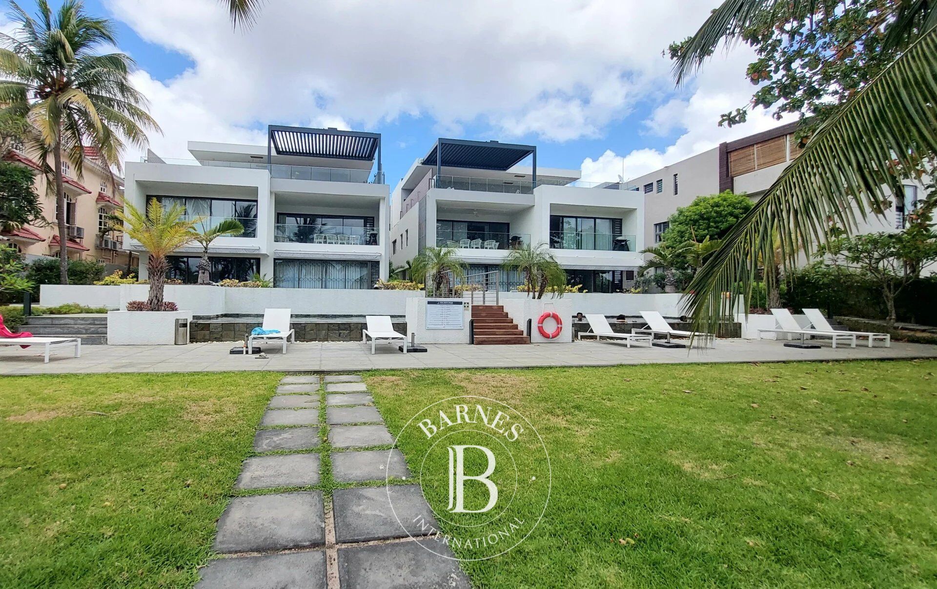 POINTE AUX BICHES - Penthouse en bord de mer - 2 chambres - picture 1