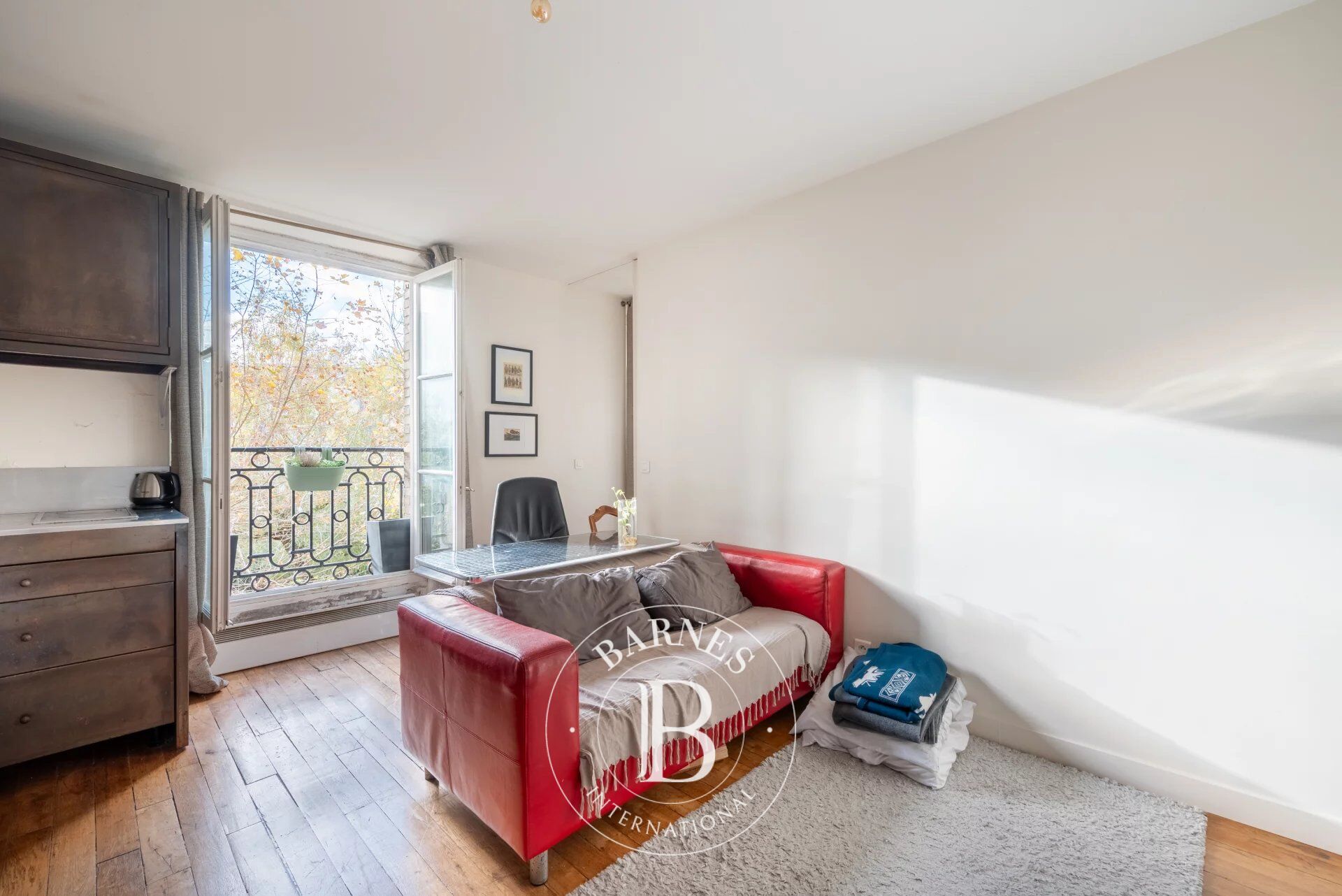 PARIS 17 - EPINETTES - CHARMING ONE-BED APARTMENT - picture 3