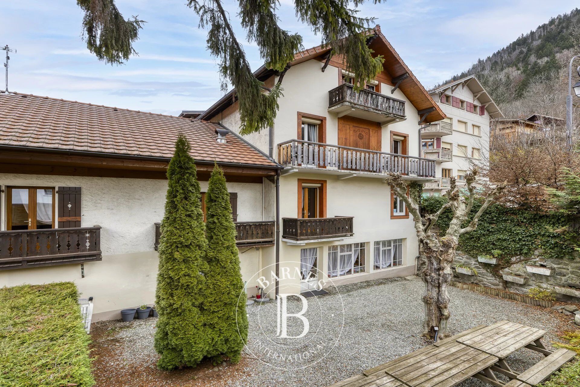 BARNES SAINT-GERVAIS - CHARMING FAMILY HOTEL - VIEWS OF THE MONT-BLANC MASSIF - picture 2