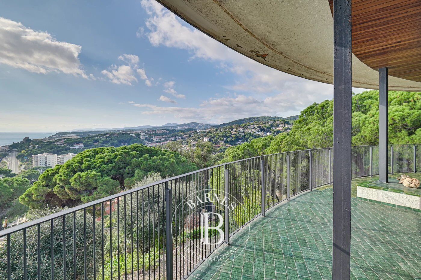 Propiedad única con vistas panorámicas en Sant Pol de Mar, Barcelona - picture 3