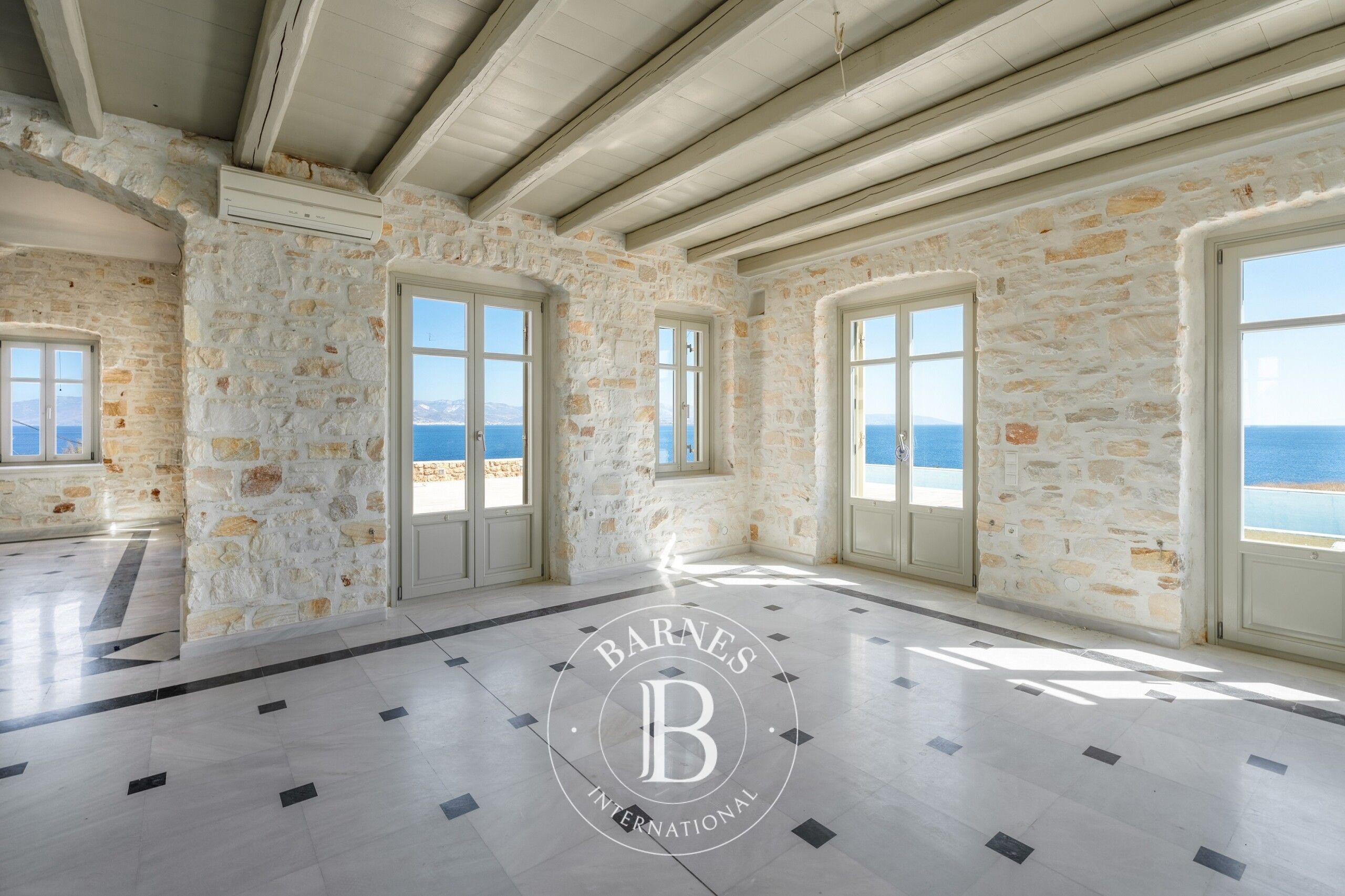 Casa Paros - picture 1