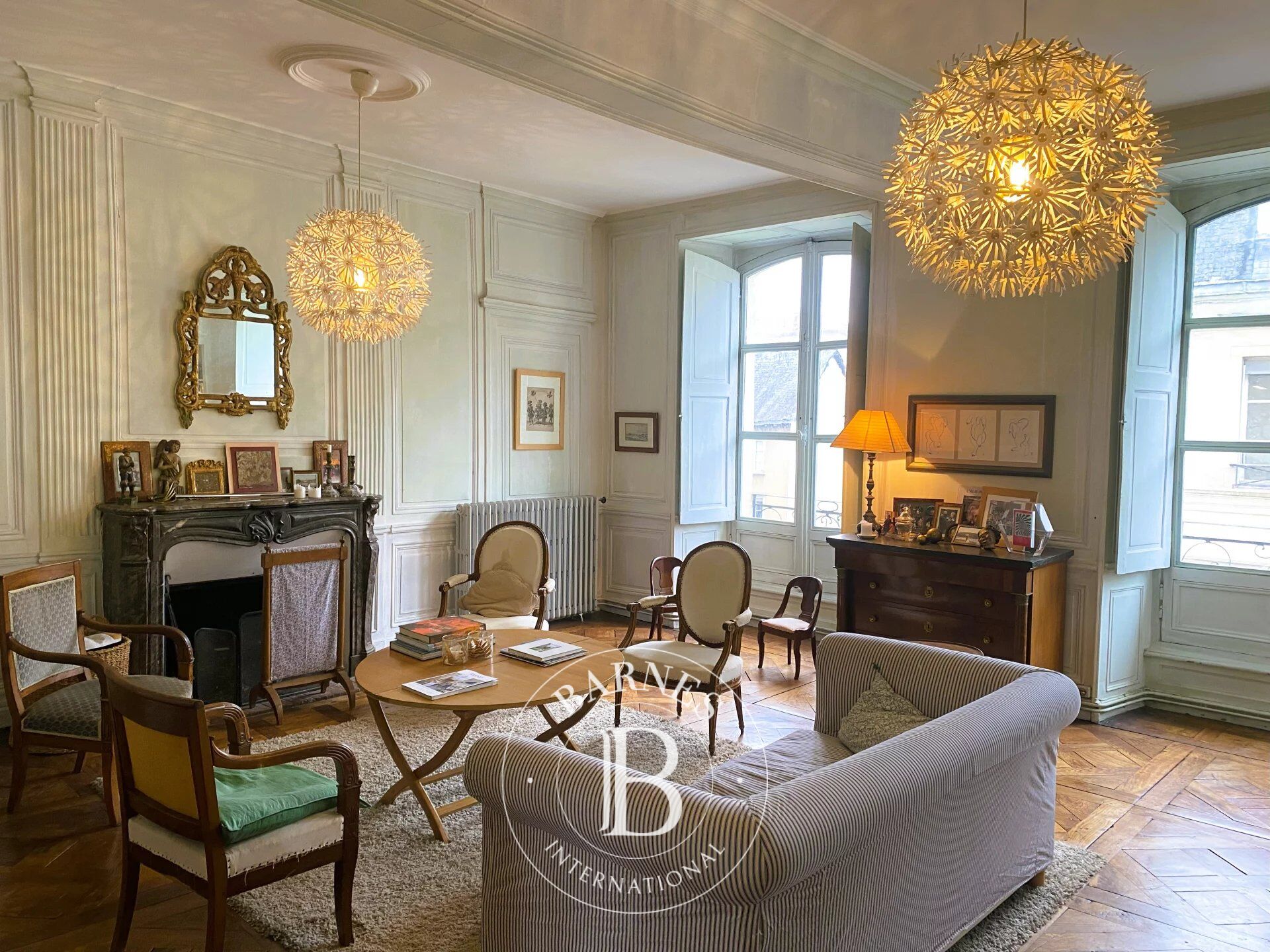 Historic center - Apartment 18th of more than 178 m² - picture 1