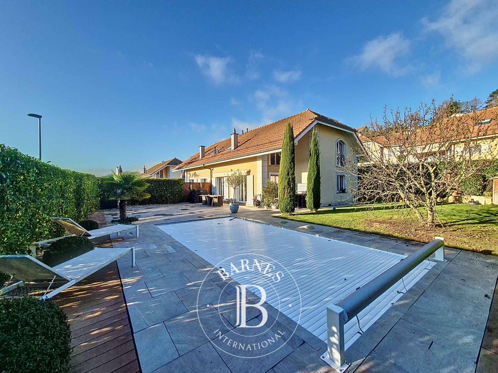 Casa adosada Grandson - picture 1