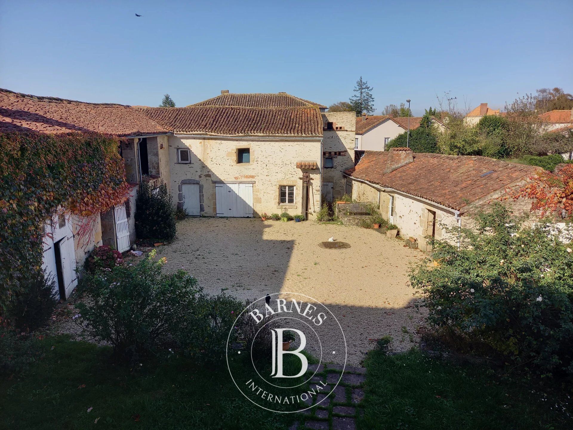 Casa Saint-Maurice-des-Noues - picture 3