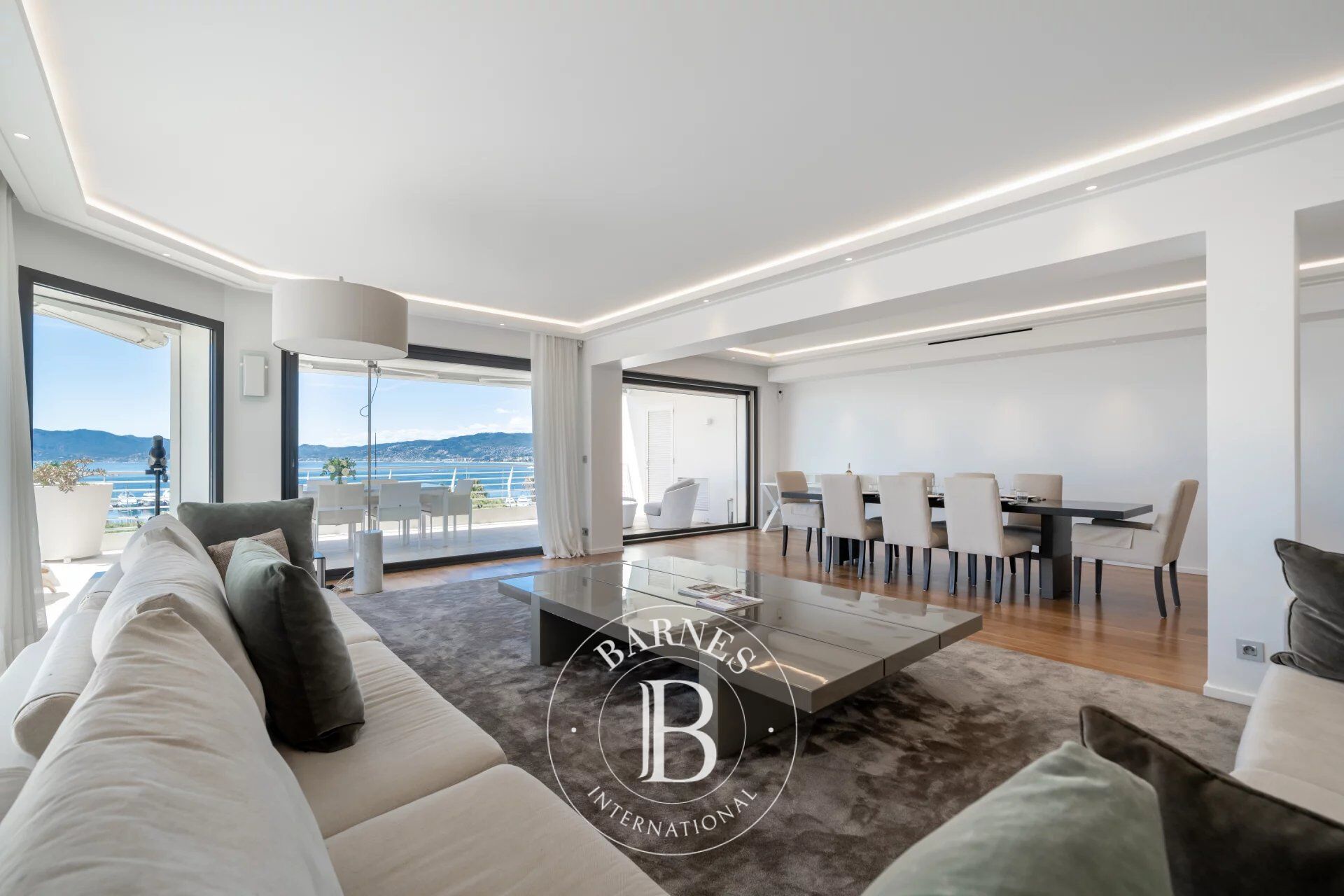 CANNES CROISETTE - 6-ROOM APARTMENT - MODERN - PANORAMIC SEA VIEW - picture 3