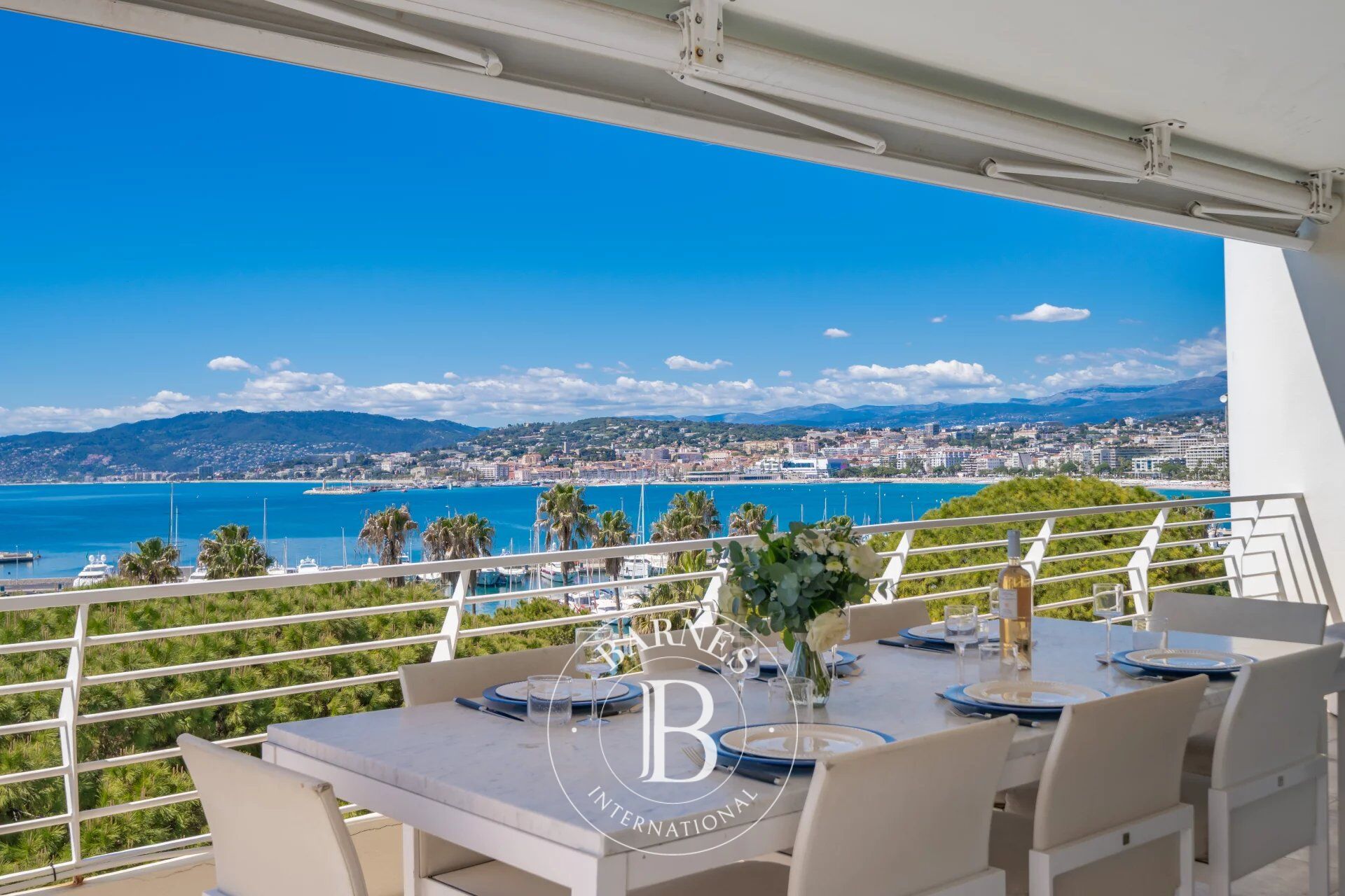 CANNES CROISETTE - 6-ROOM APARTMENT - MODERN - PANORAMIC SEA VIEW - picture 1