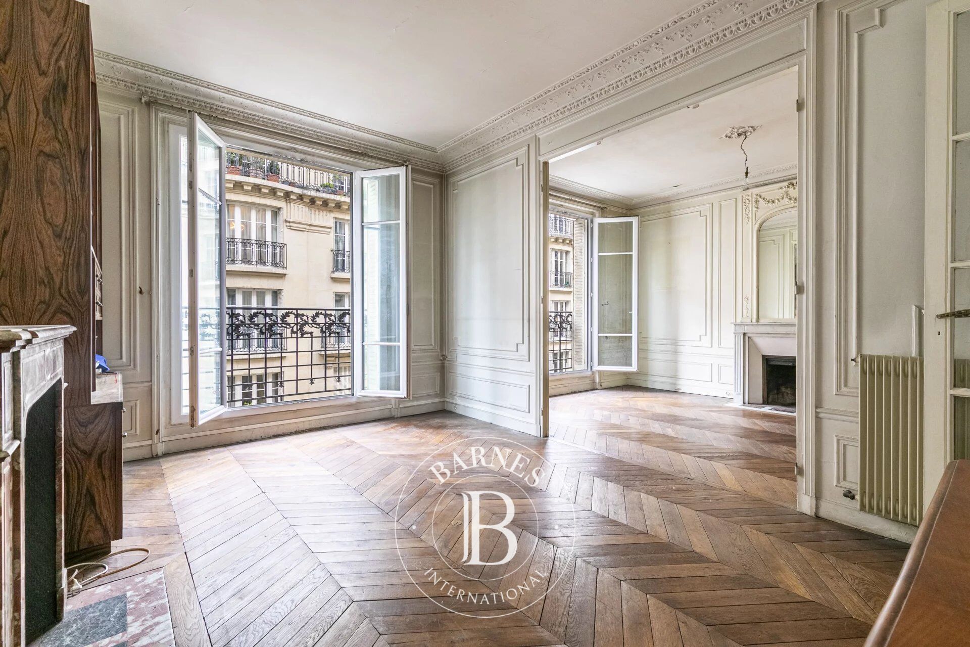 PARIS 15 - MOTTE PICQUET - DOUBLE-SIZED LIVING ROOM - 1 BEDROOM - picture 2